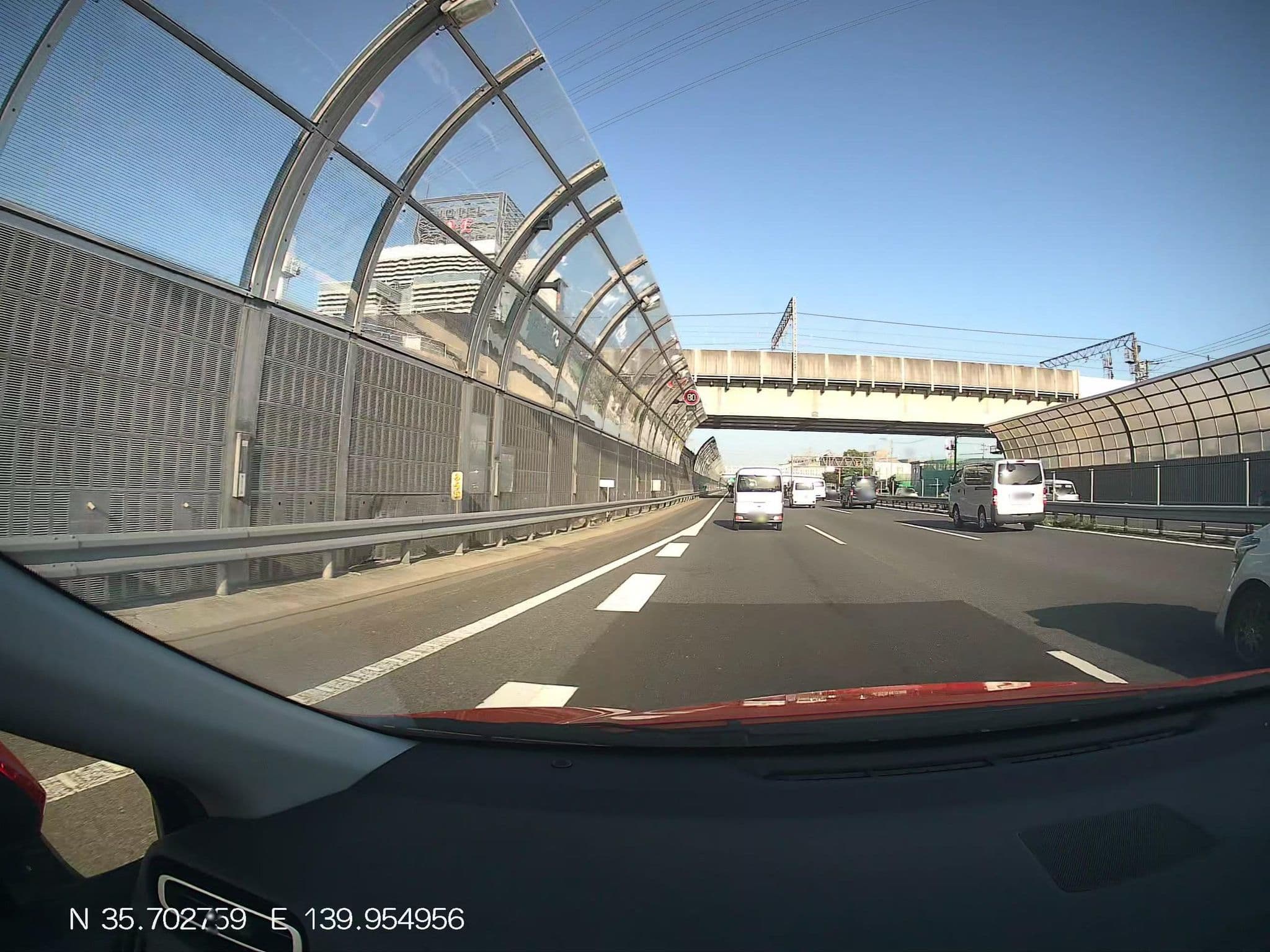 Street view near Hotel Queen Elizabeth, Baraki — © mitz (CC BY-SA · Mapillary)