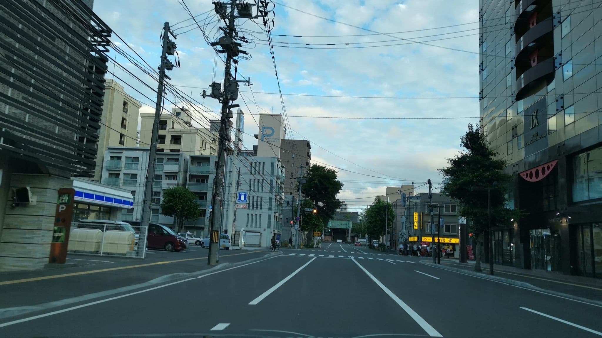 Street view near プレミアホテル-CABIN-札幌, Sapporo — © watalucky (CC BY-SA · Mapillary)