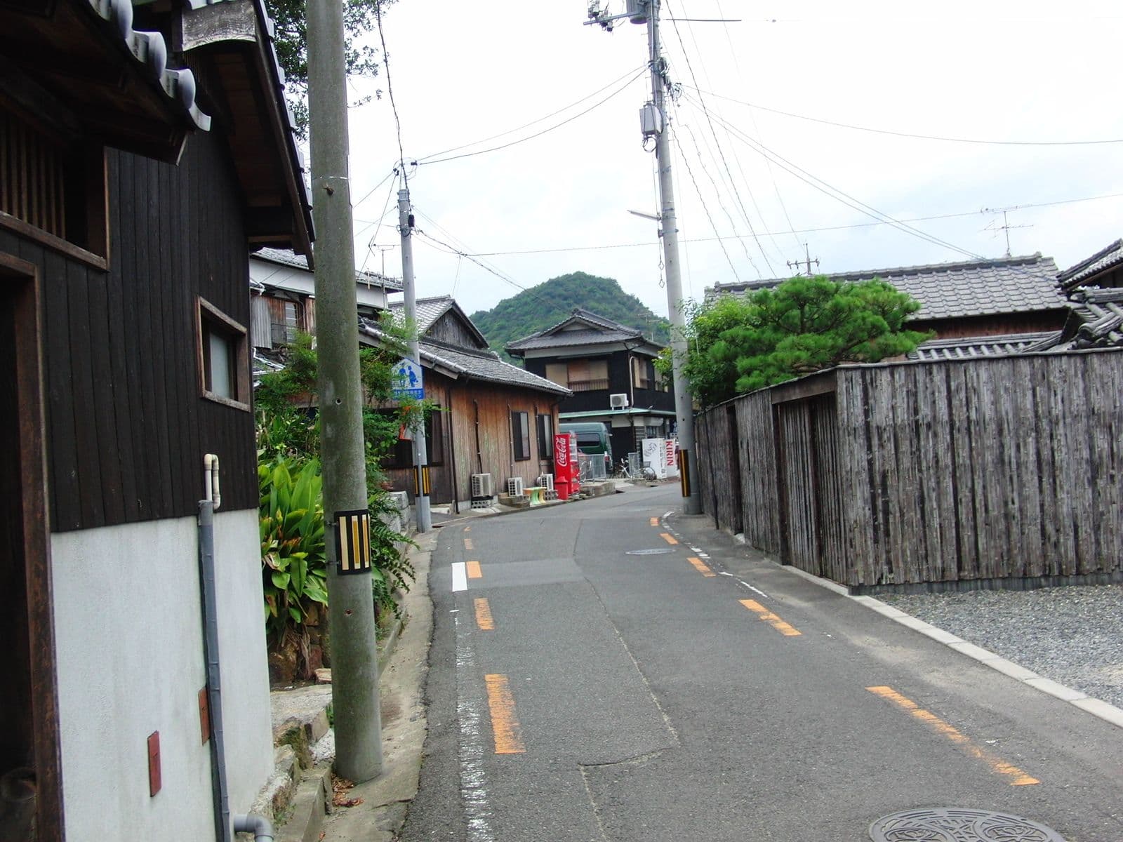 Street view near Naoshima Backpackers Guesthouse, Honmura — © mura (CC BY-SA · Mapillary)