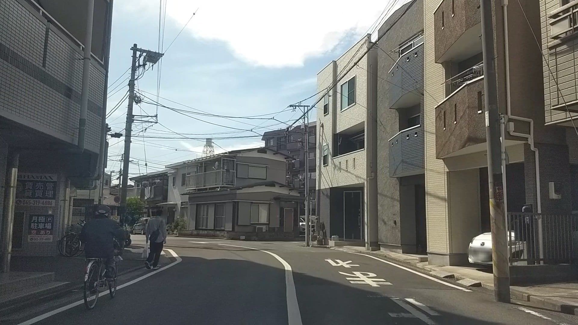 Street view near 横浜ウィークリー第1吉野町店 Yokohama Weekly Yoshimocho, Enokichō — © drivephotograph (CC BY-SA · Mapillary)