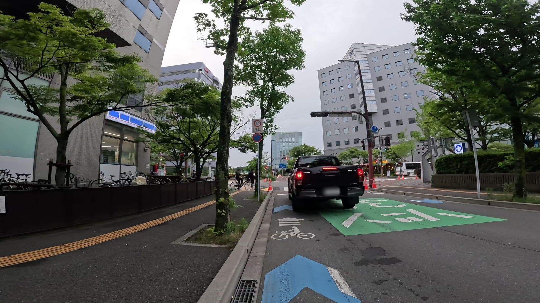 Street view near Twins Momochi, Fukuoka — © alt9800 (CC BY-SA · Mapillary)