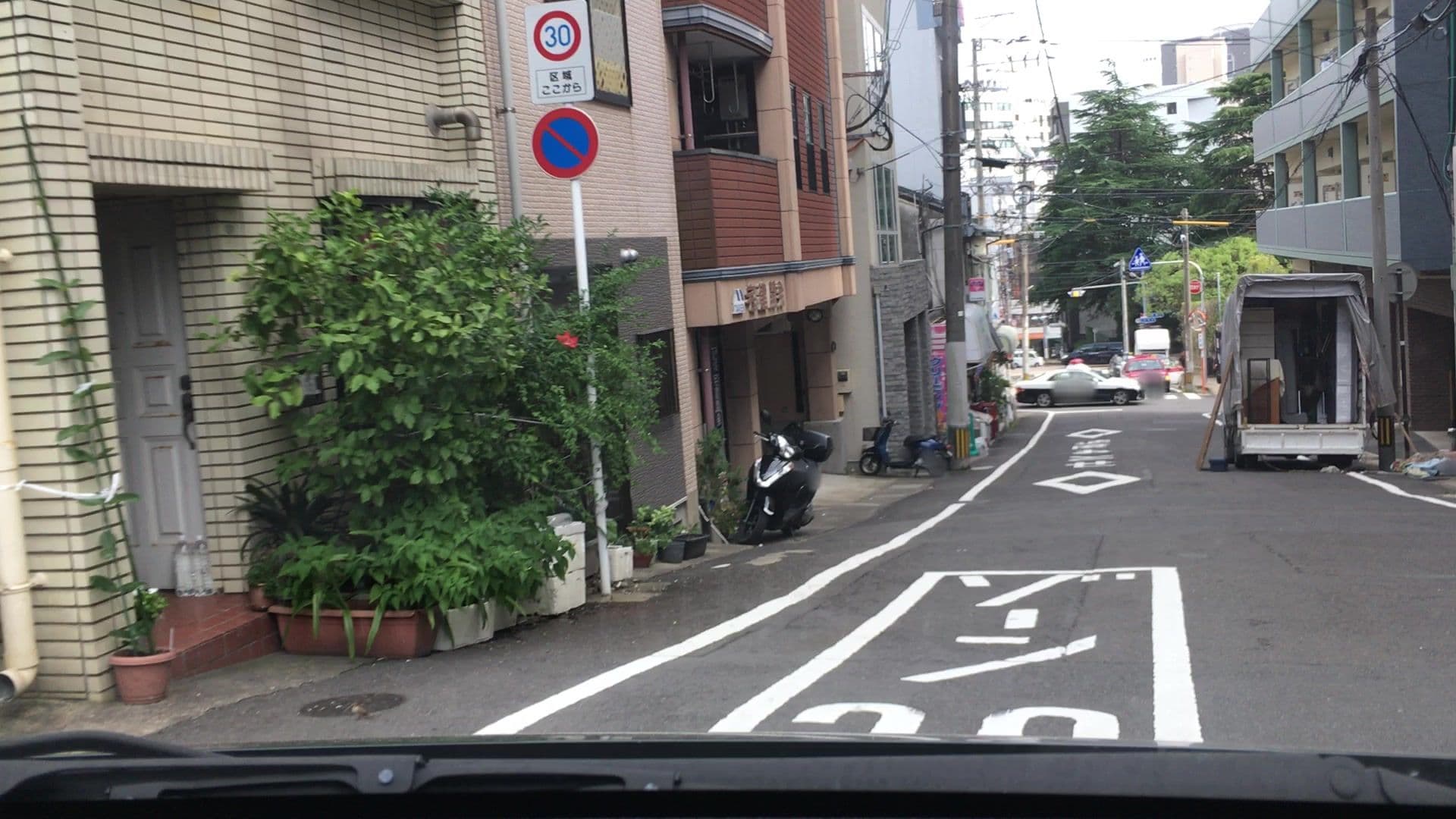 Street view near Hotel Ikoma, Nagasaki — © lvl5 (CC BY-SA · Mapillary)