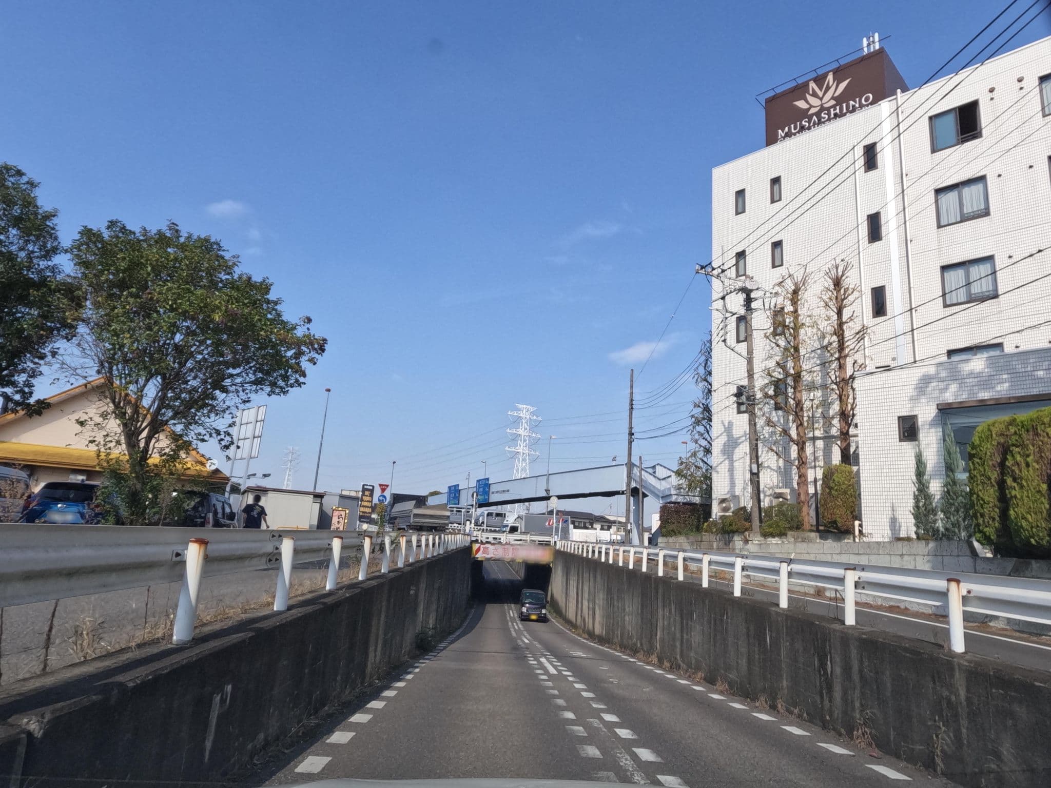 Street view near むさしのグランドホテル&スパ, Ageo — © rsnaru (CC BY-SA · Mapillary)