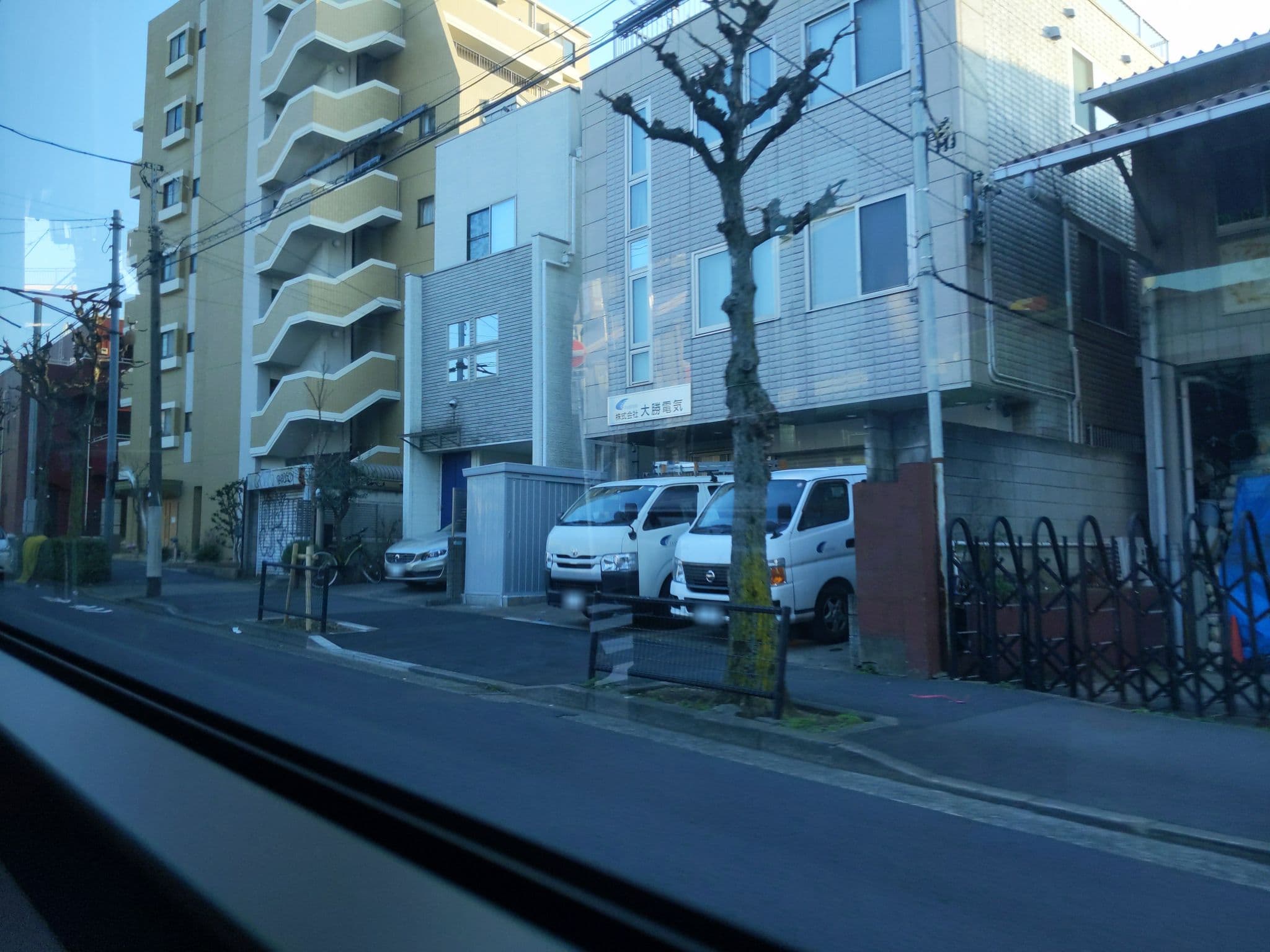 Street view near Hostel Lund II, Meguro — © gwalker7 (CC BY-SA · Mapillary)