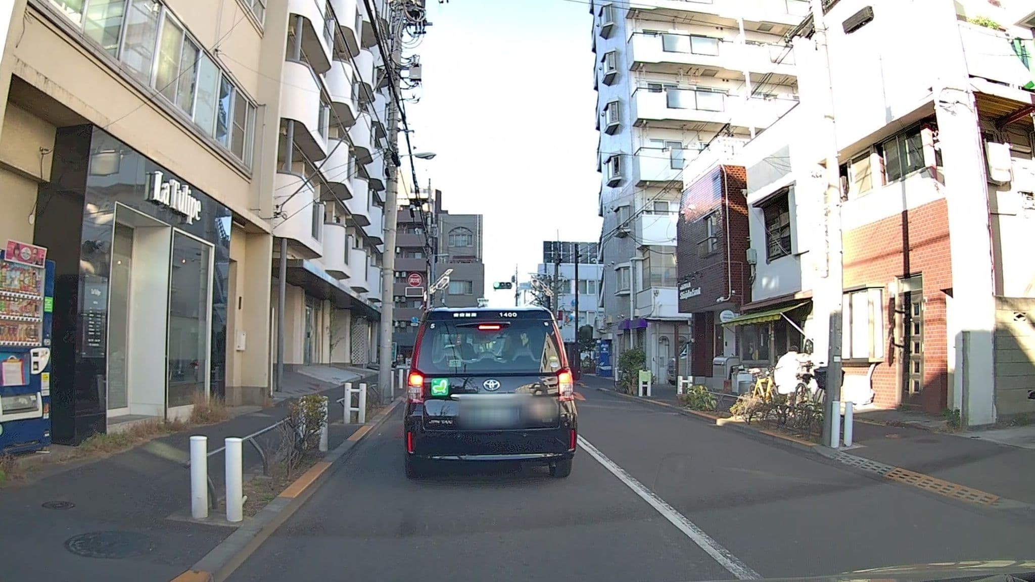 Street view near Shinjuku Front, Nakano — © mzaki (CC BY-SA · Mapillary)