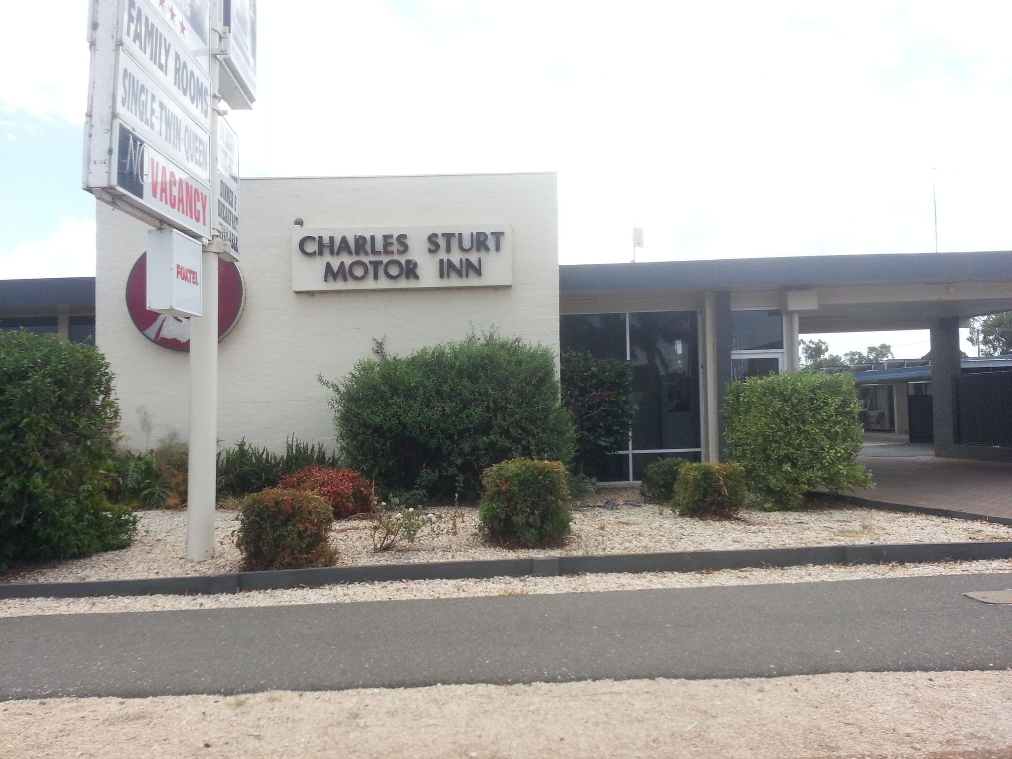 Street view near Charles Sturt Motel, West Wyalong — © bob3bob3 (CC BY-SA · Mapillary)