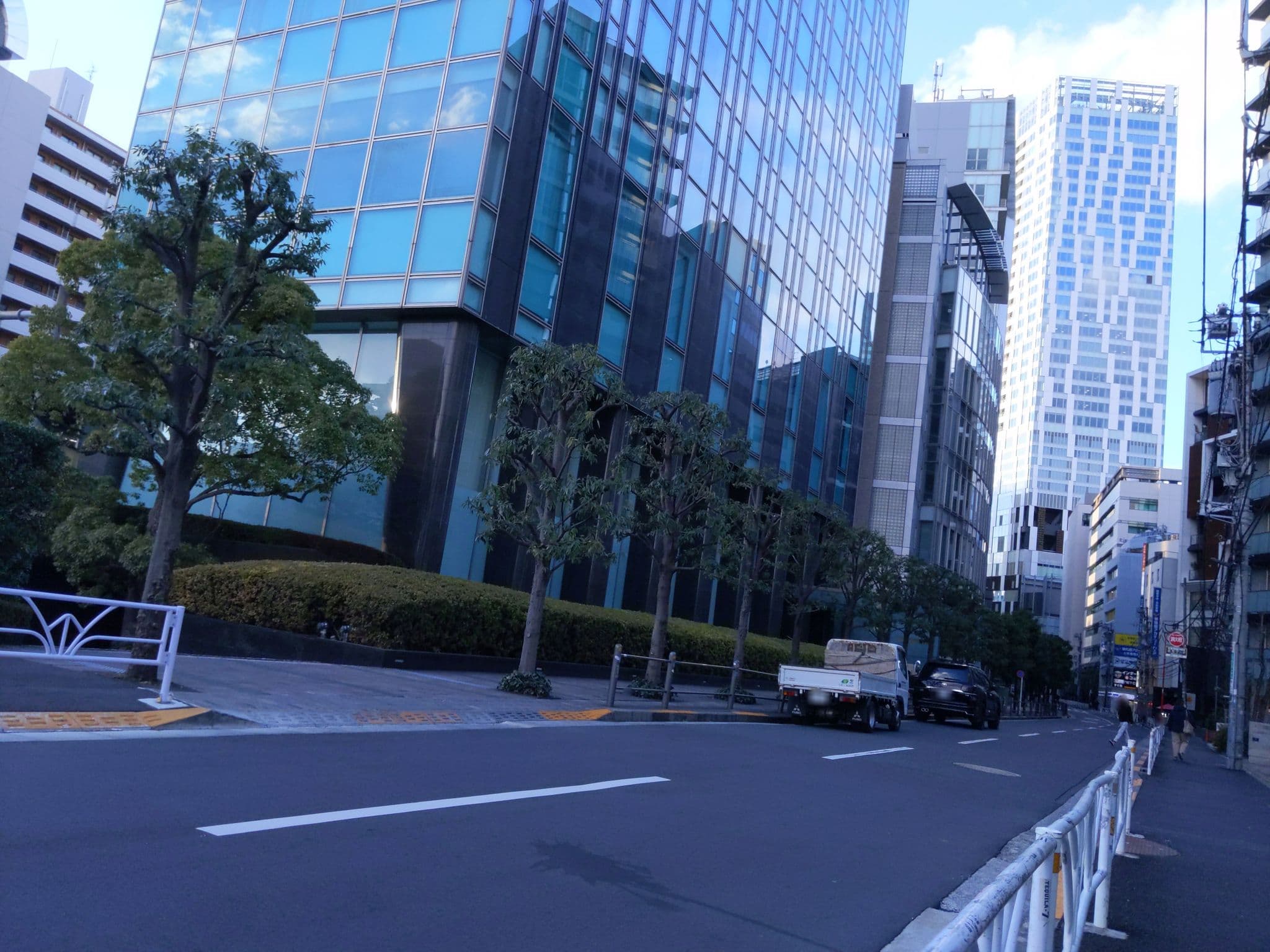 Street view near Tokyu Stay, Sakuragaokachō — © gwalker7 (CC BY-SA · Mapillary)