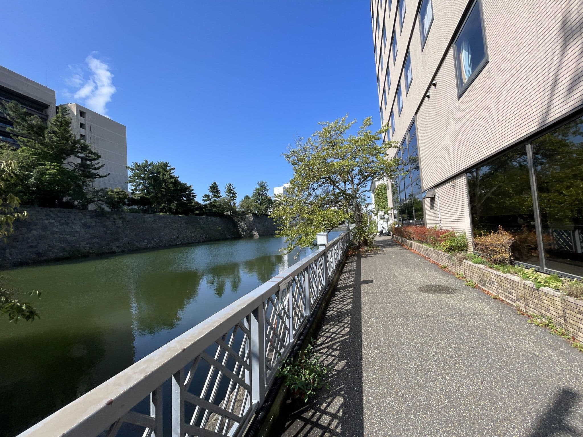 Street view near HOTEL フクイキャッスル, Fukui-shi — © tometome (CC BY-SA · Mapillary)