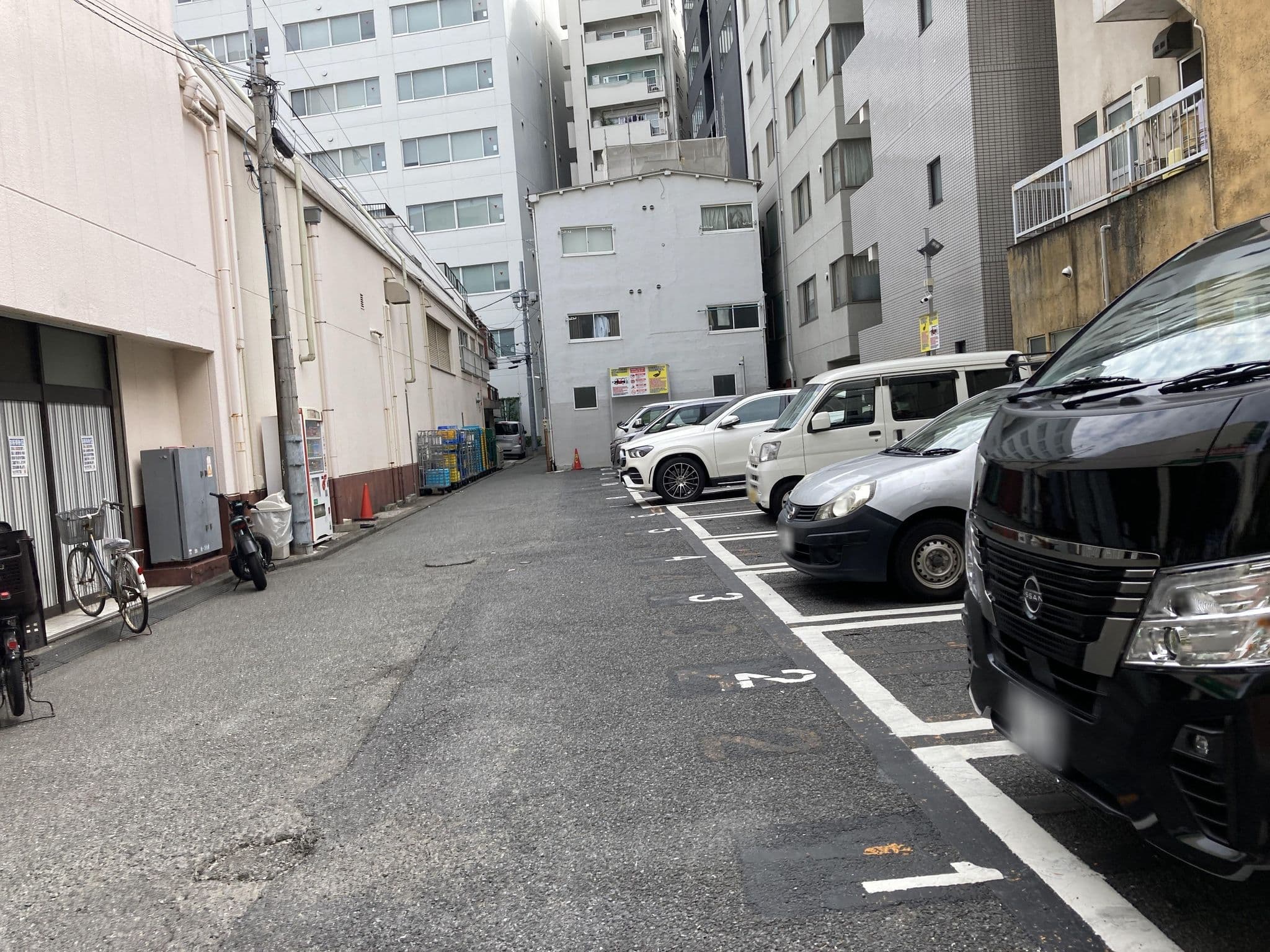 Street view near MKG Home, Hamamatsuchō — © chiban1 (CC BY-SA · Mapillary)