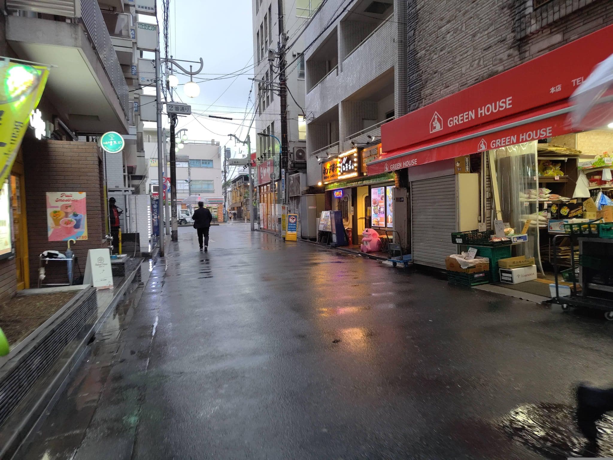 Street view near VILLA FONTAINE, Kabukicho — © komali2 (CC BY-SA · Mapillary)