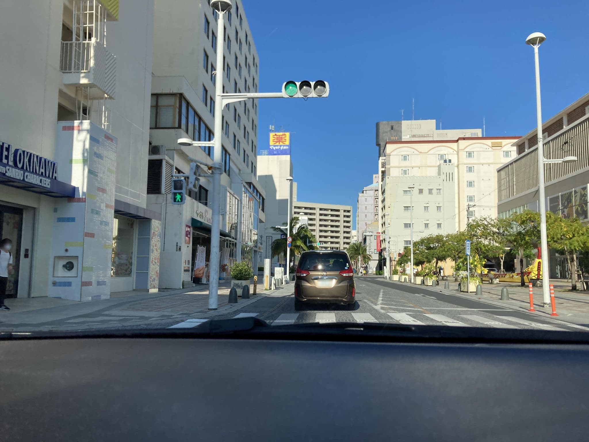Street view near ホテル沖縄 with サンリオキャラクターズ, Naha — © pika_sky (CC BY-SA · Mapillary)