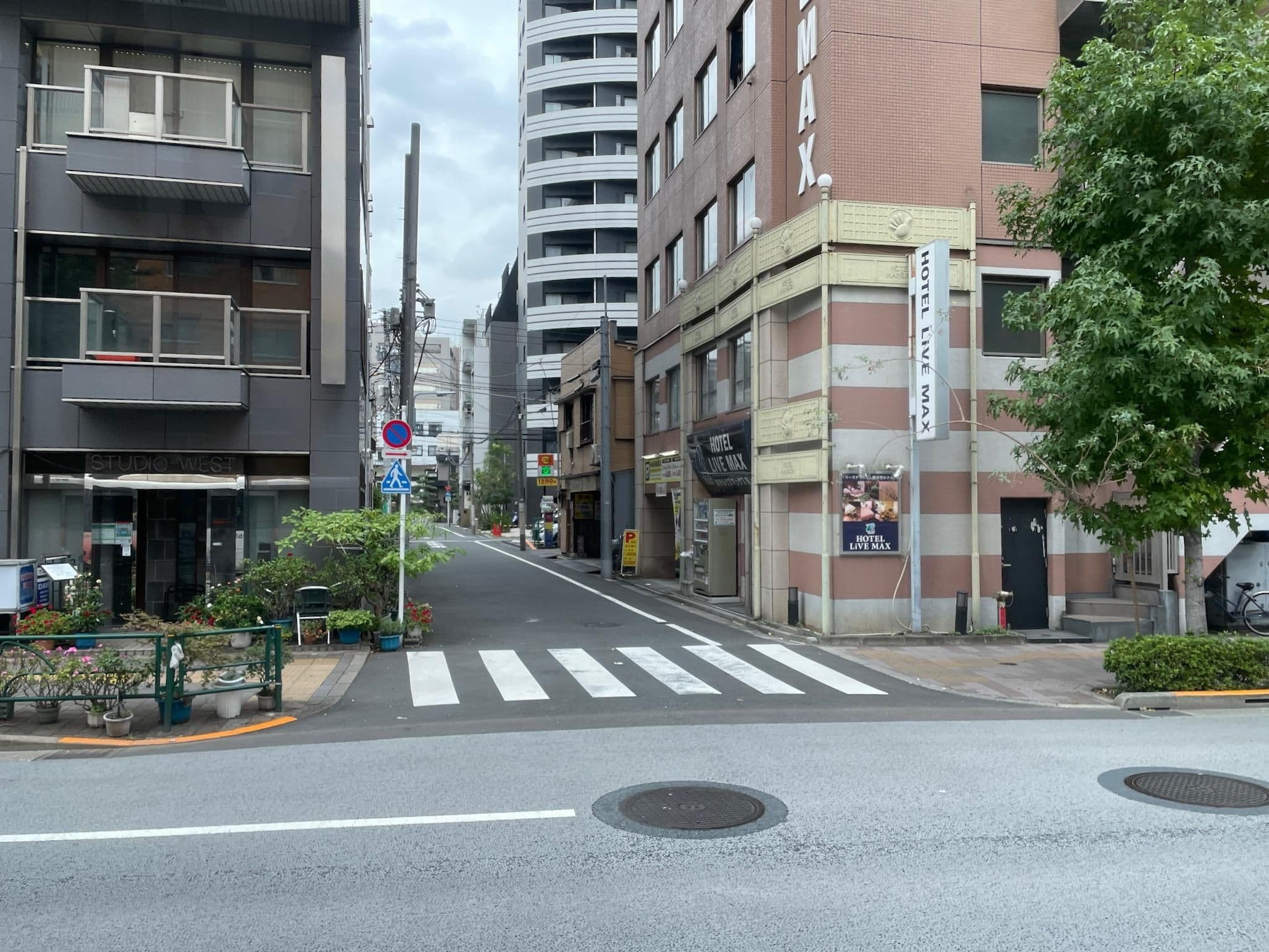 Street view near Hotel LIVE MAX, Kuramae — © musashino5 (CC BY-SA · Mapillary)