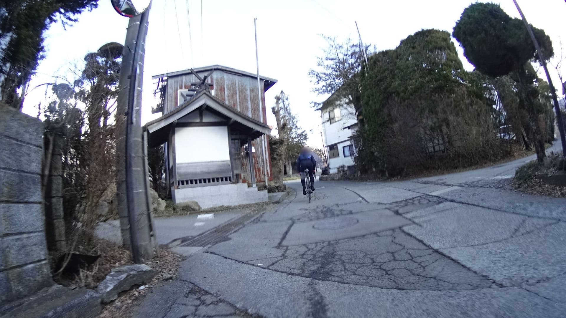 Street view near 伝統的民宿minami, Oshino — © tmogi21a (CC BY-SA · Mapillary)