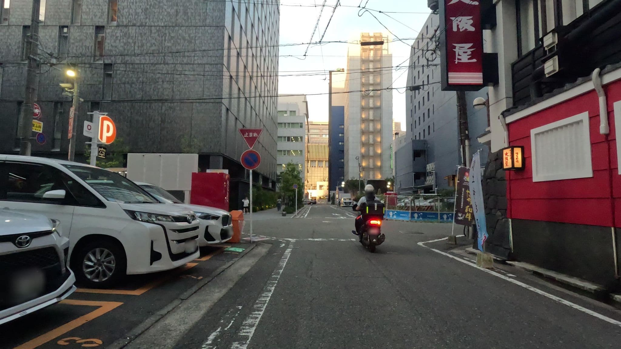 Street view near Mistui Garden hotel, Fukuoka — © alt9800 (CC BY-SA · Mapillary)