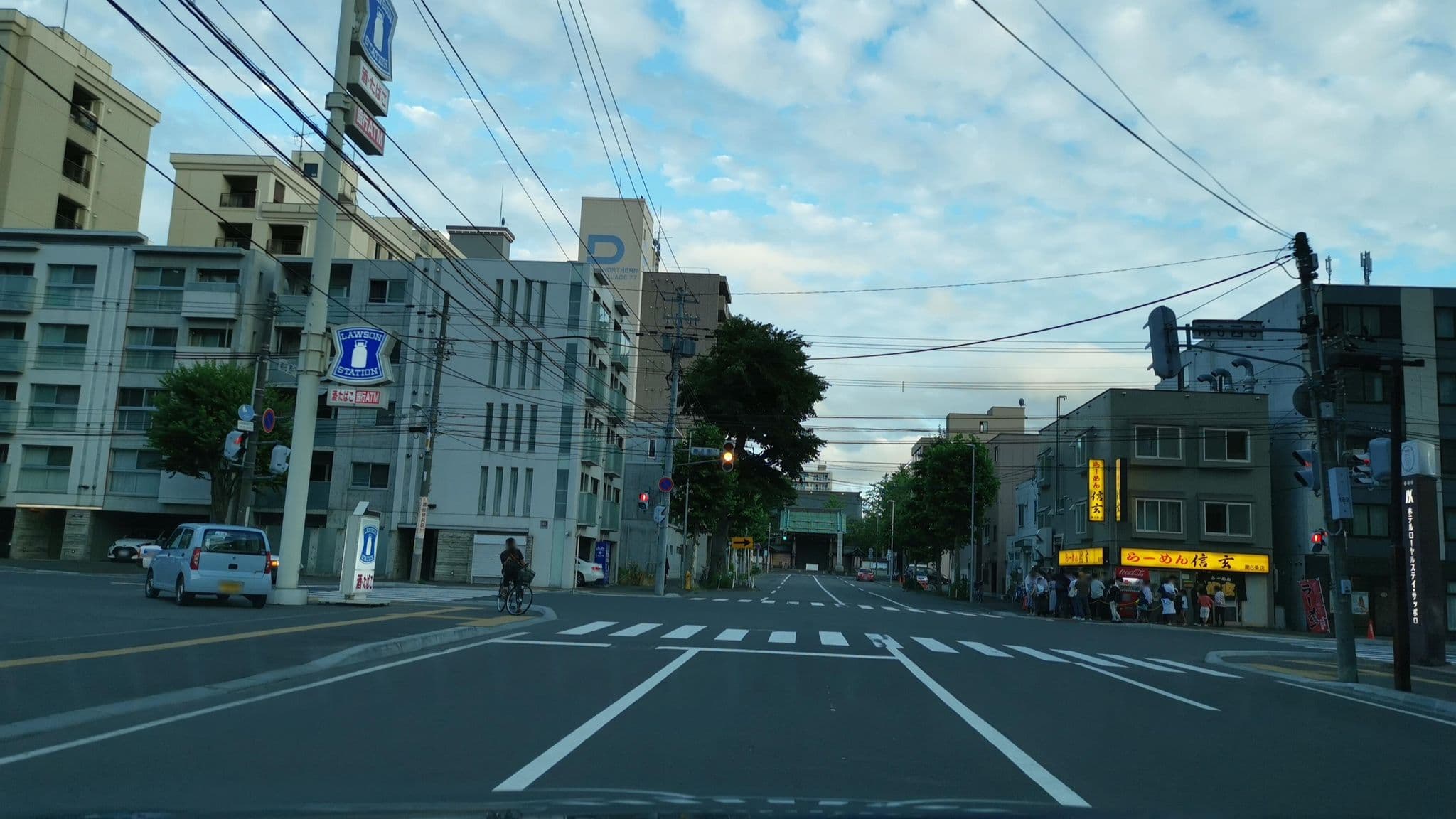 Street view near Hotel Water Gate Timeless Resort, Sapporo — © watalucky (CC BY-SA · Mapillary)