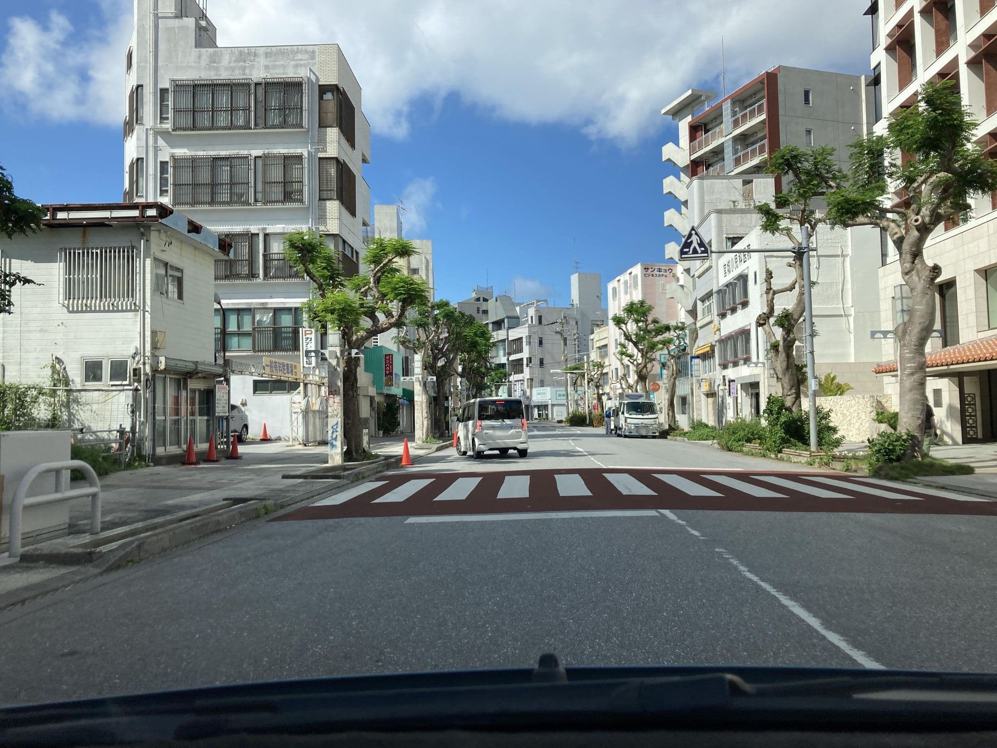 Street view near JR九州ホテル ブラッサム那覇, Naha — © pika_sky (CC BY-SA · Mapillary)