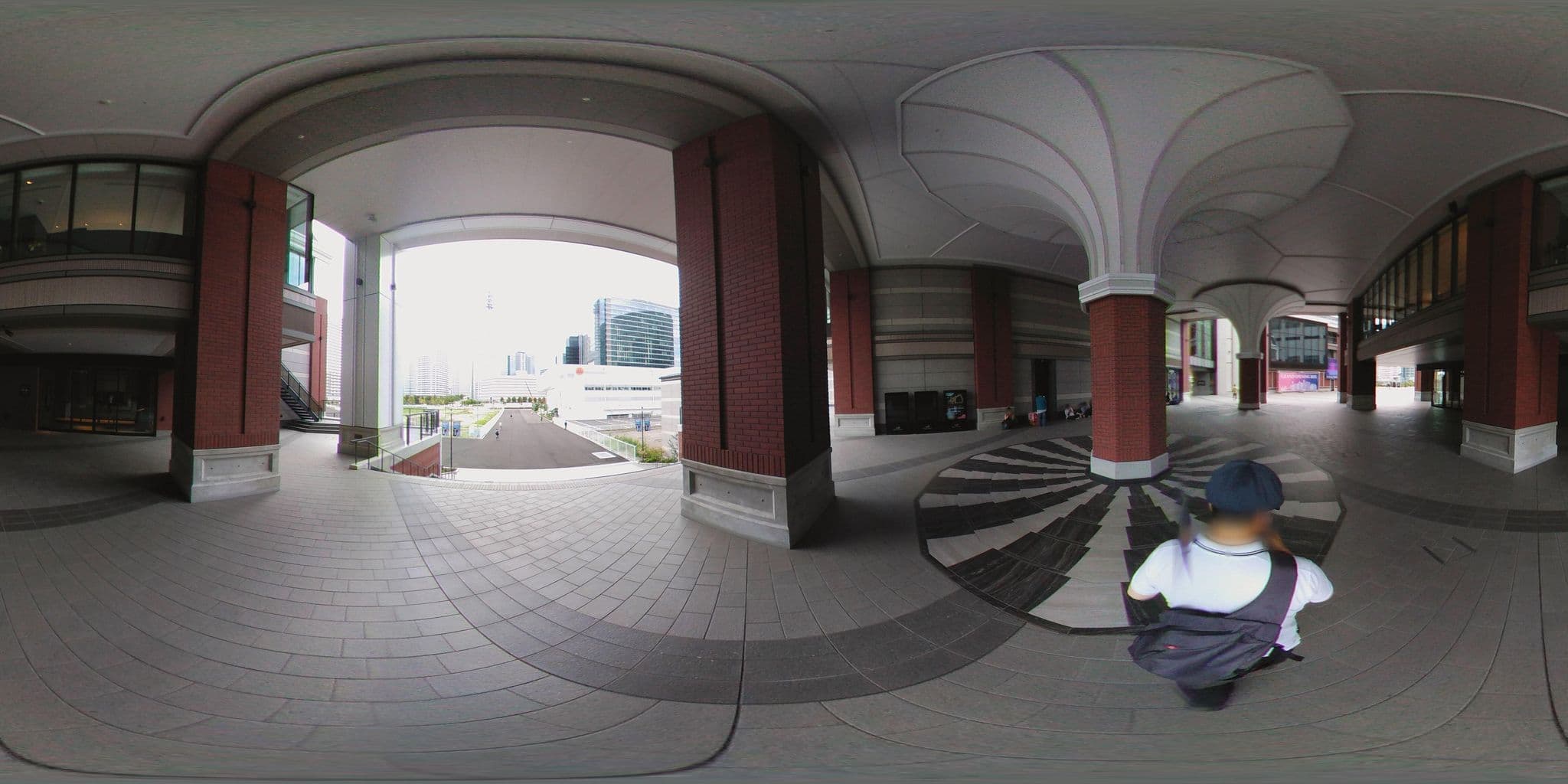 Street view near Hilton Yokohama, Minatomirai — © mura (CC BY-SA · Mapillary)