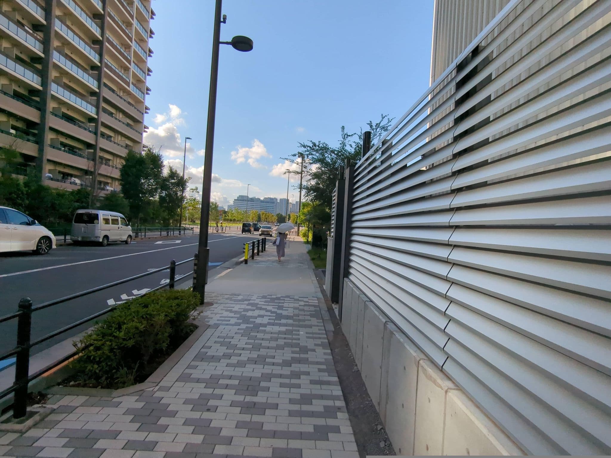 Street view near Far East Village Hotel Ariake, Toyosu — © mitz (CC BY-SA · Mapillary)
