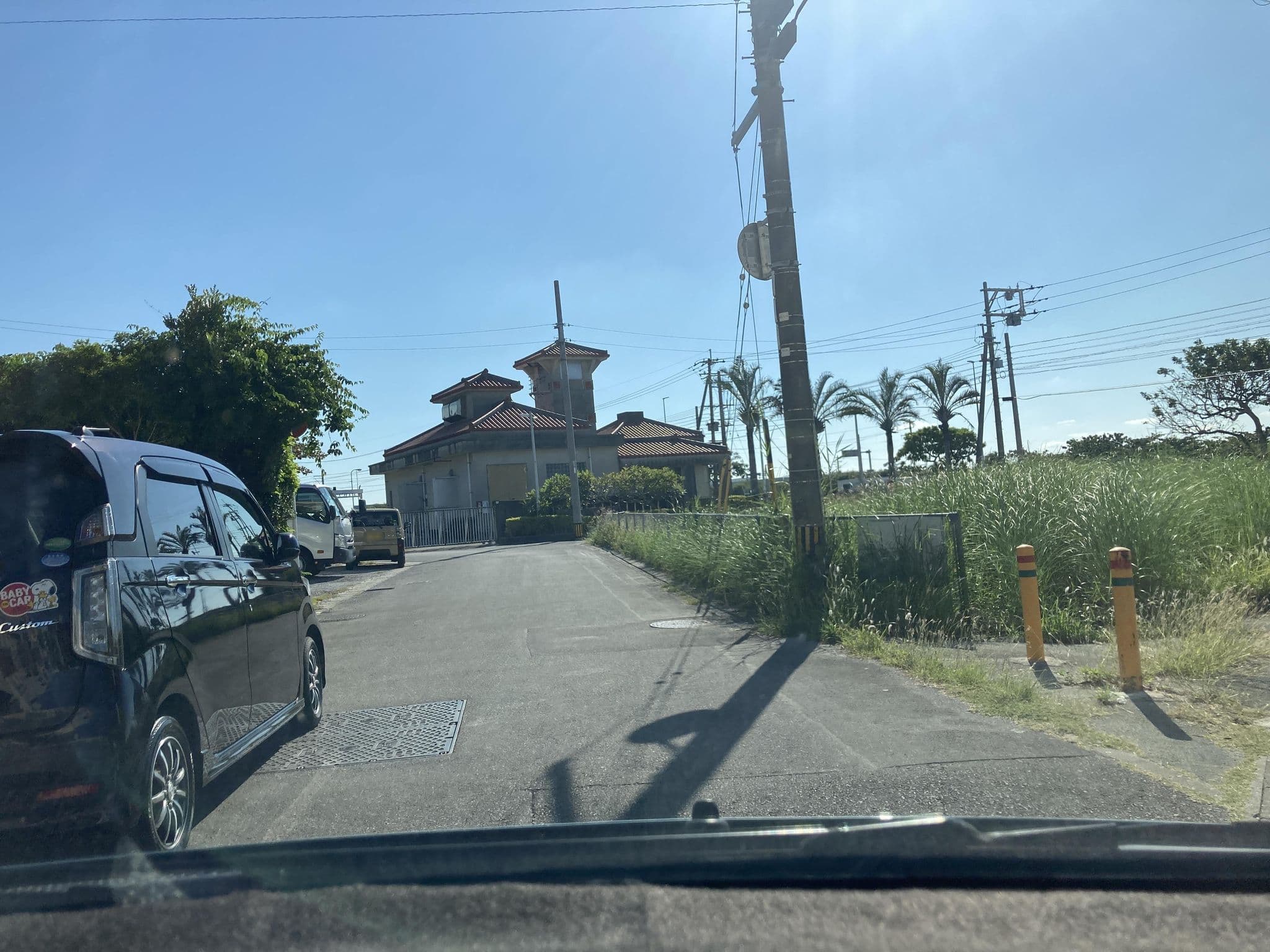 Street view near ホテルエアポートビューNAHA, Tomigusuku — © pika_sky (CC BY-SA · Mapillary)