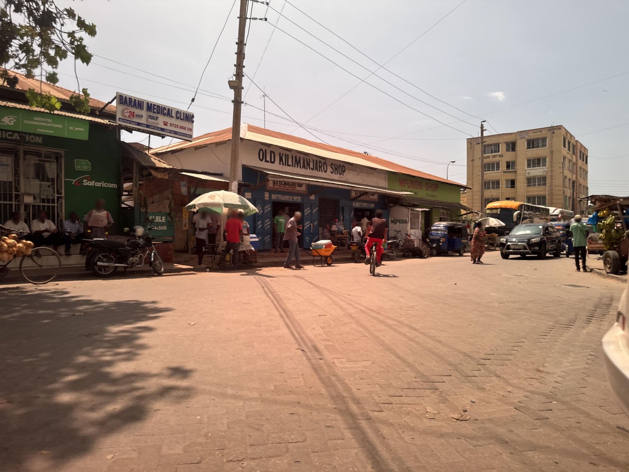 Street view near Tana Guesthouse, Malindi — © annabryant09 (CC BY-SA · Mapillary)