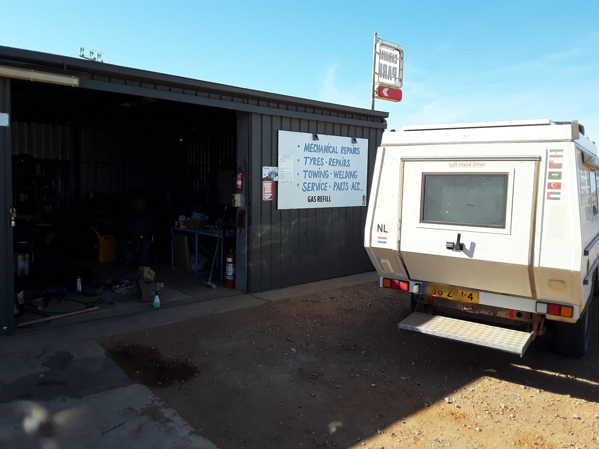 Street view near Drovers Run Tourist Park, Roxby Downs — © janvanbekkum (CC BY-SA · Mapillary)