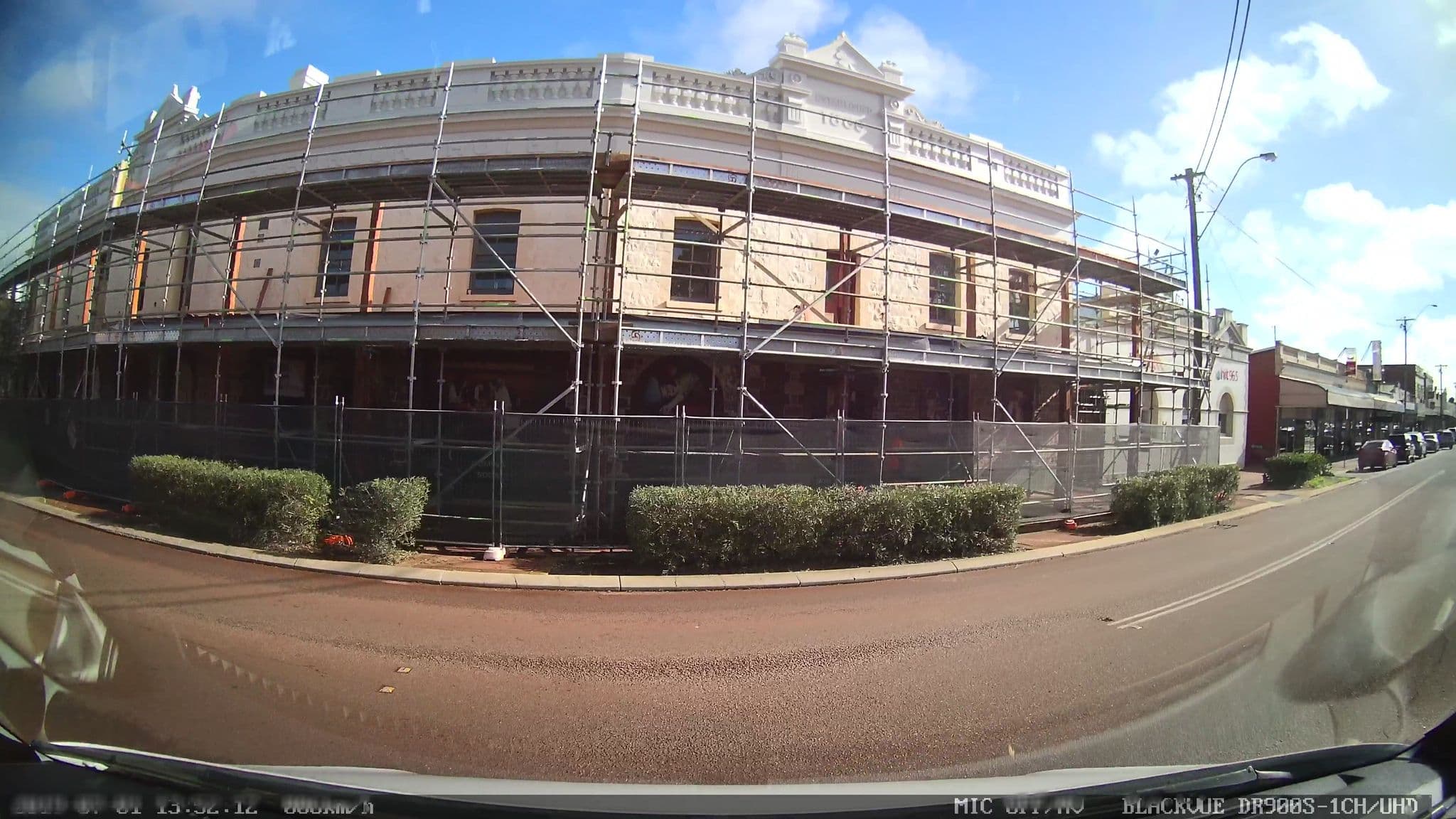 Street view near Farmers' Home Hotel, Northam — © bob3bob3 (CC BY-SA · Mapillary)