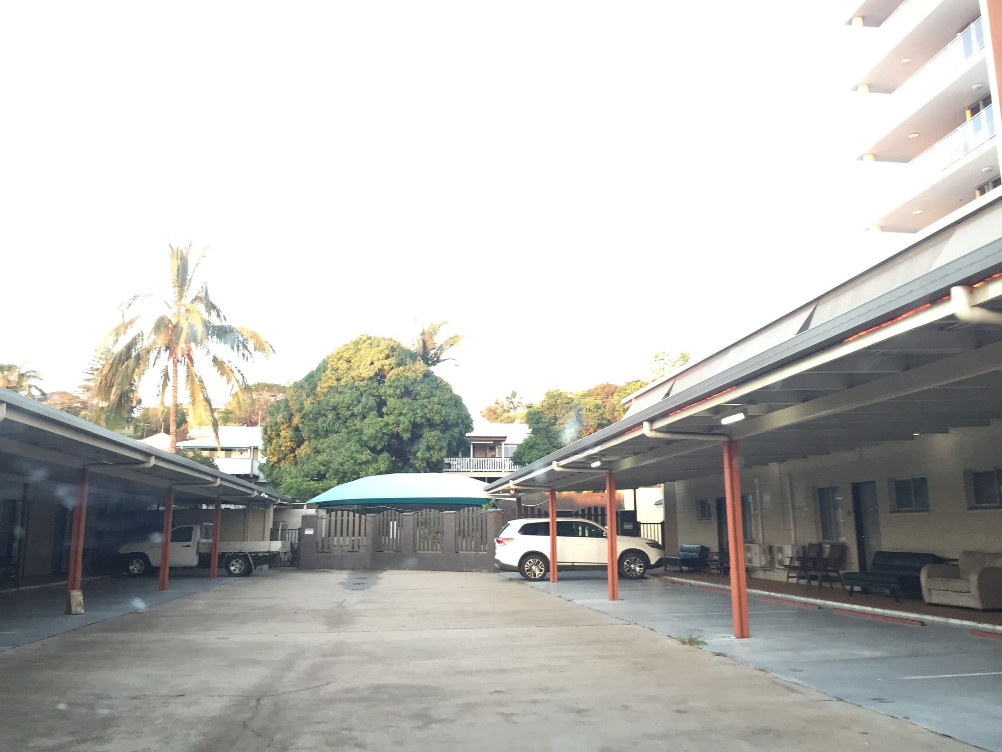 Street view near Mid City Motor Inn, Gladstone Central — © vagrant42 (CC BY-SA · Mapillary)