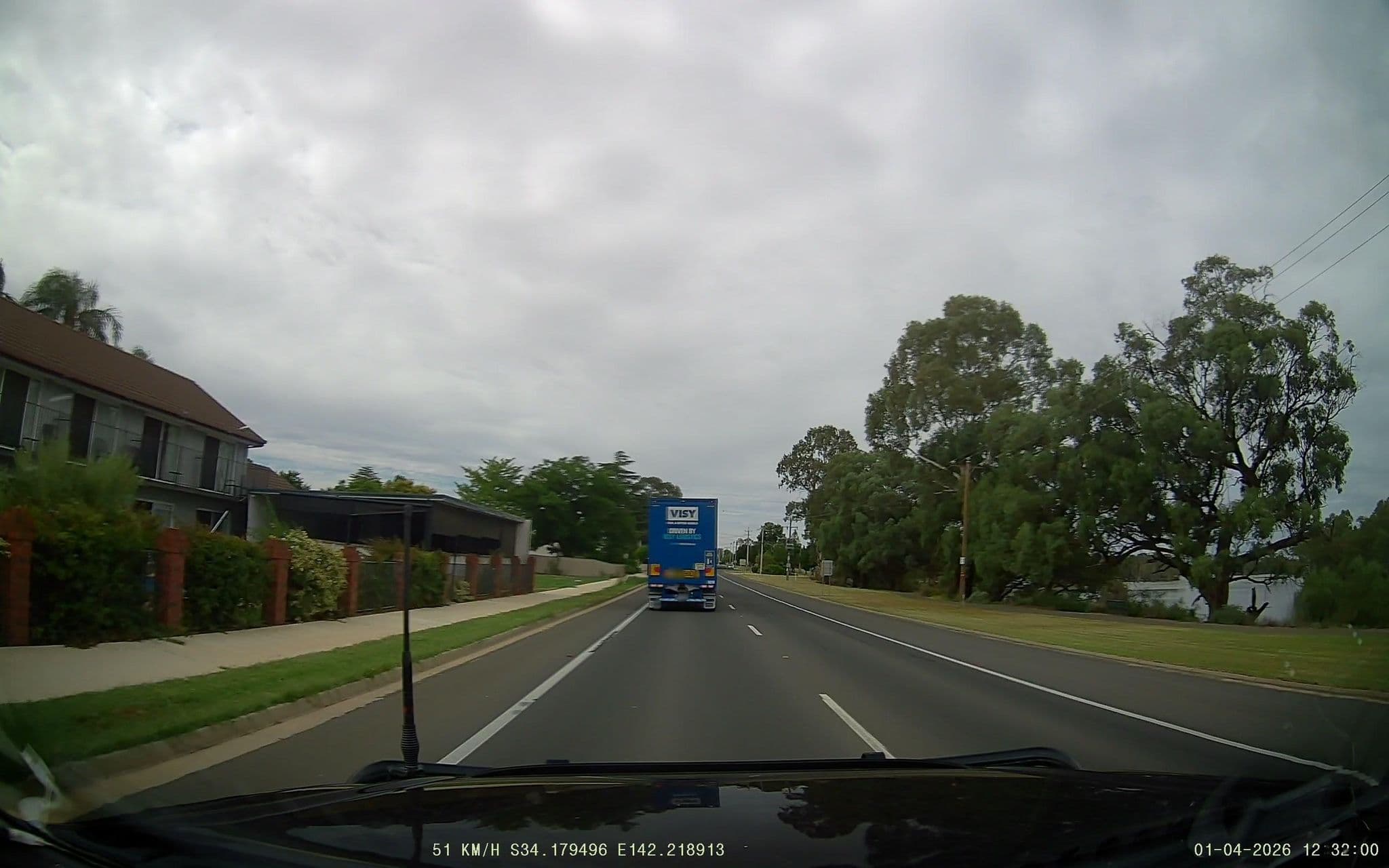 Street view near Mildura Riverview Motel, Gol Gol — © fizzie (CC BY-SA · Mapillary)