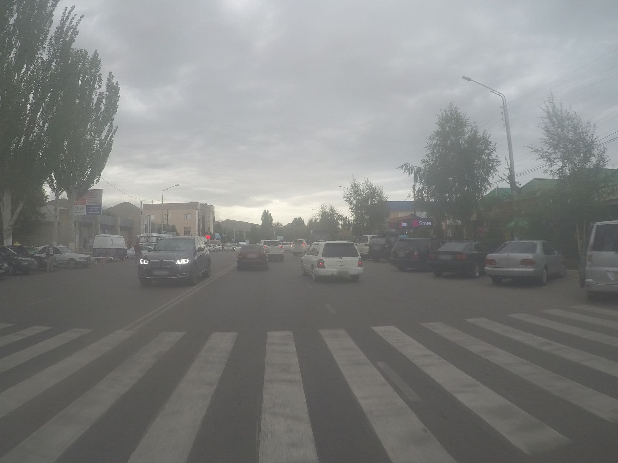 Street view near Apple hostel, Cholpon-Ata — © chrisbeddow (CC BY-SA · Mapillary)