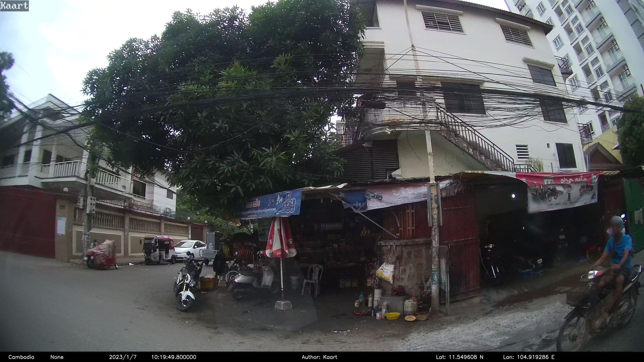 Street view near Chagni Villa Guesthouse, Tuŏl Tumpung — © kaart_2 (CC BY-SA · Mapillary)