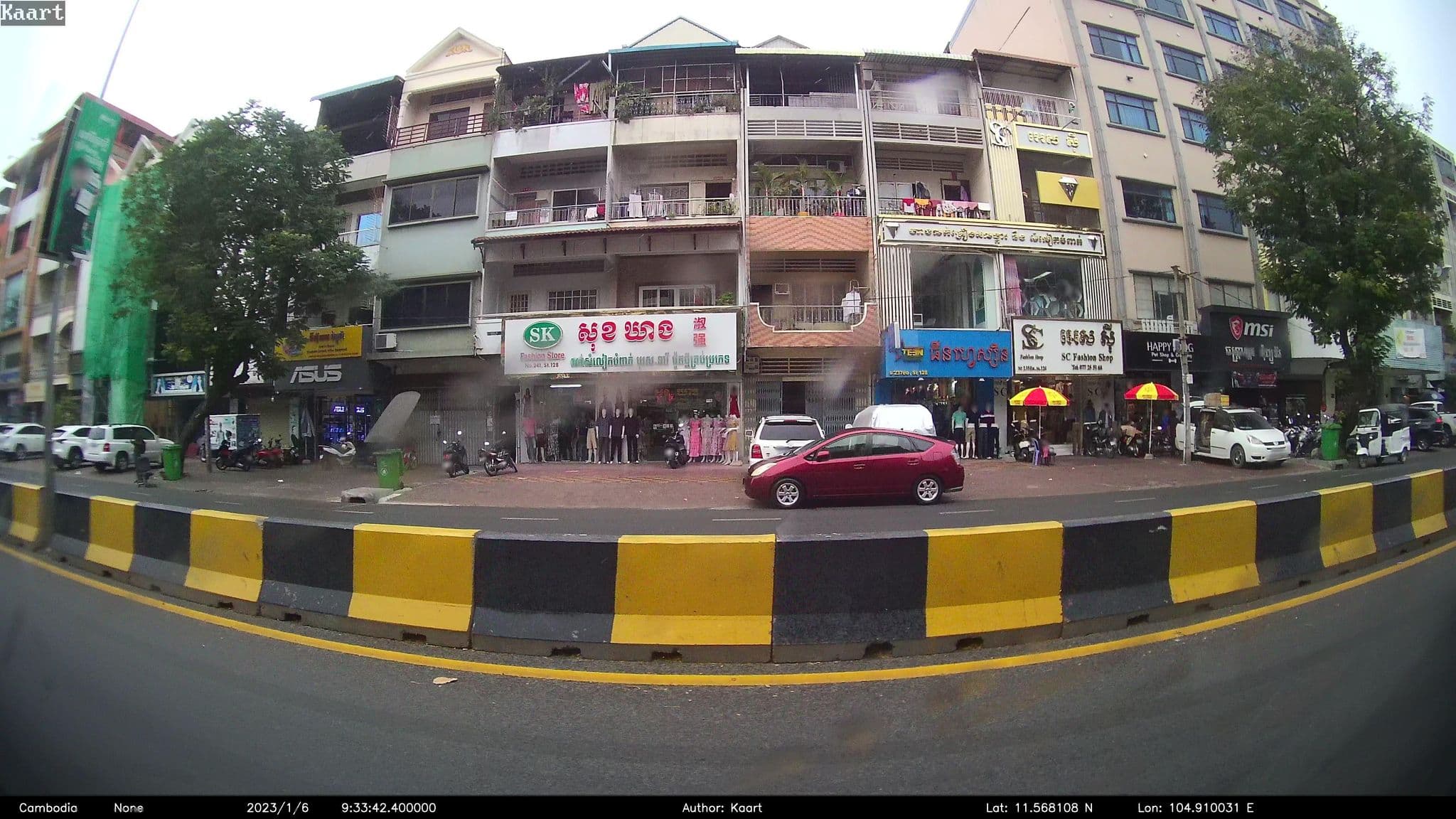 Street view near Paris Hotel, Tœ̆k L’ák — © kaart_2 (CC BY-SA · Mapillary)