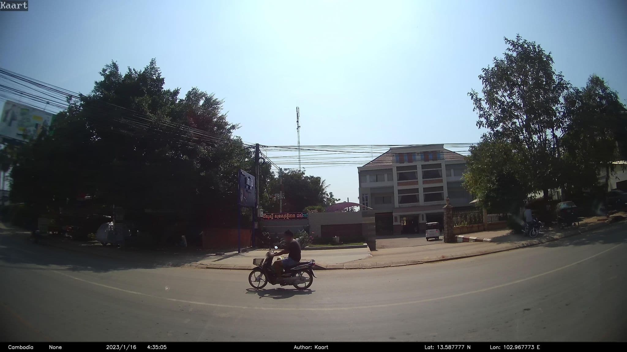 Street view near Phom Svay Hotel, Sisophon — © kaart_2 (CC BY-SA · Mapillary)
