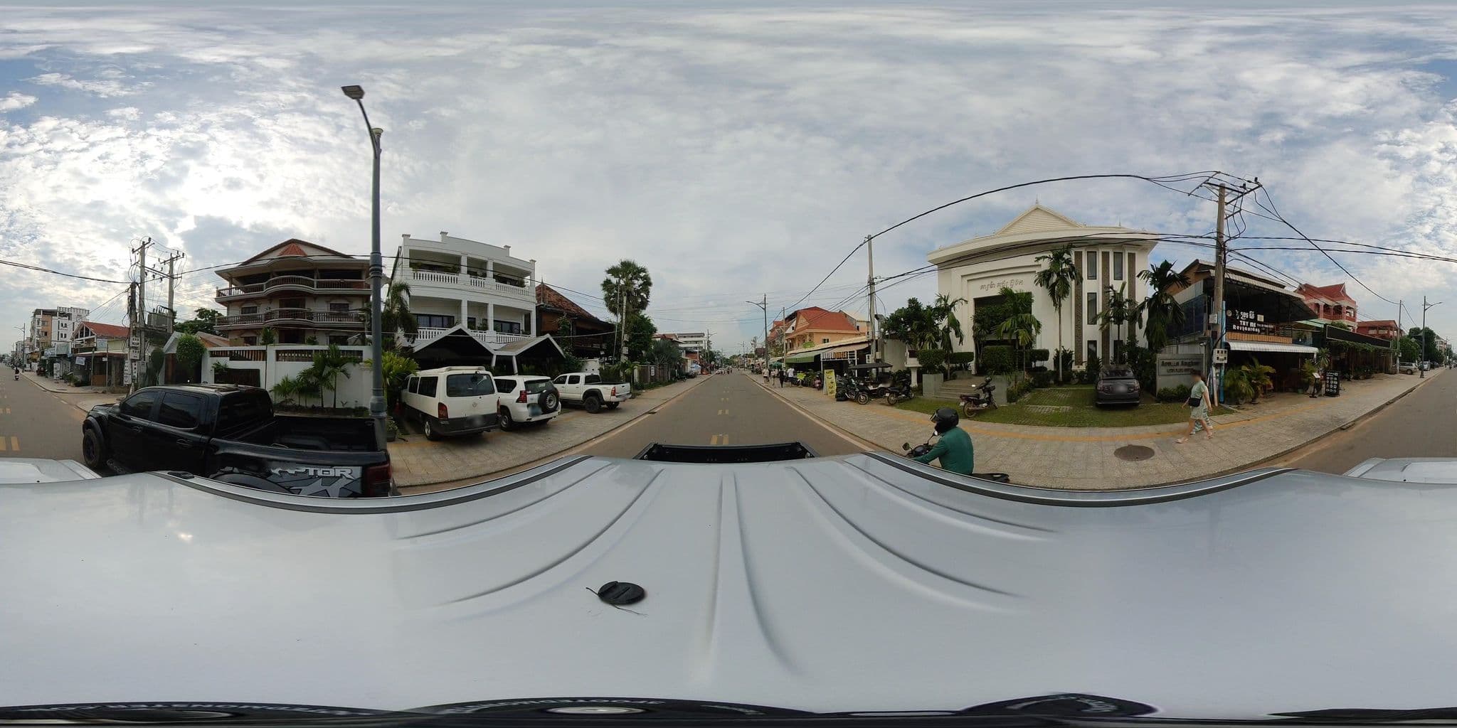 Street view near Avatar Angkor Hotel, Siem Reap