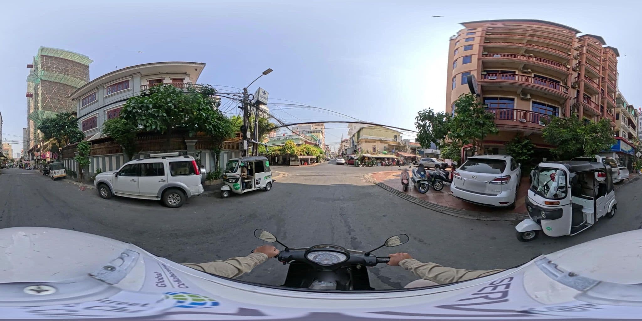 Street view near Smiley's, Phnom Penh