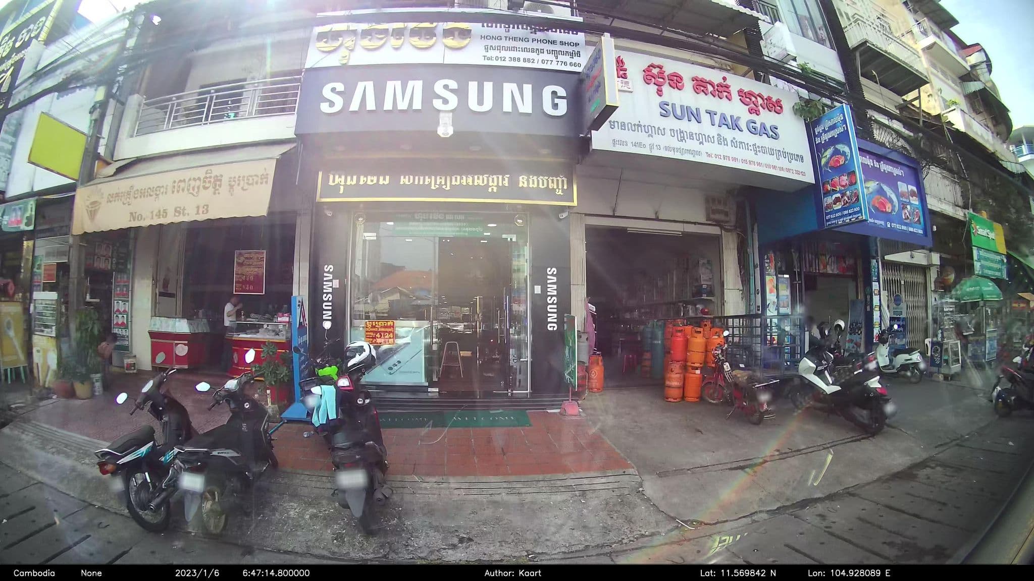 Street view near Golden River Palace, Phnom Penh