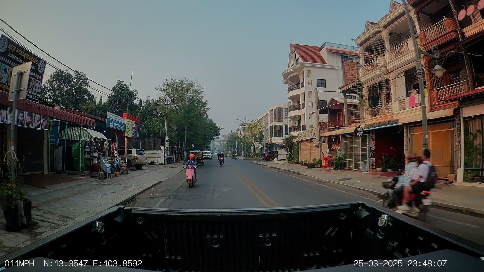Street view near DOMI Hotel, Siem Reap