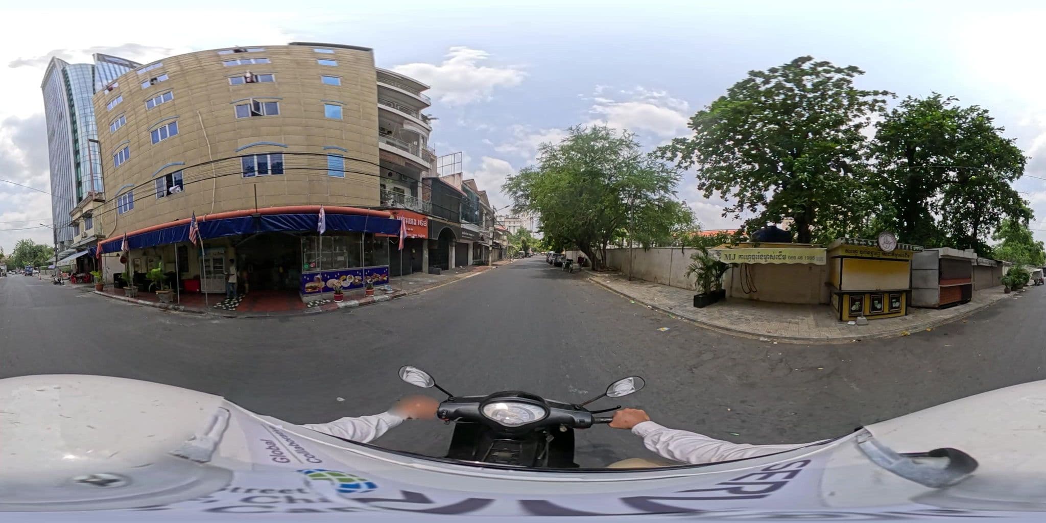 Street view near New Castle II, Phnom Penh