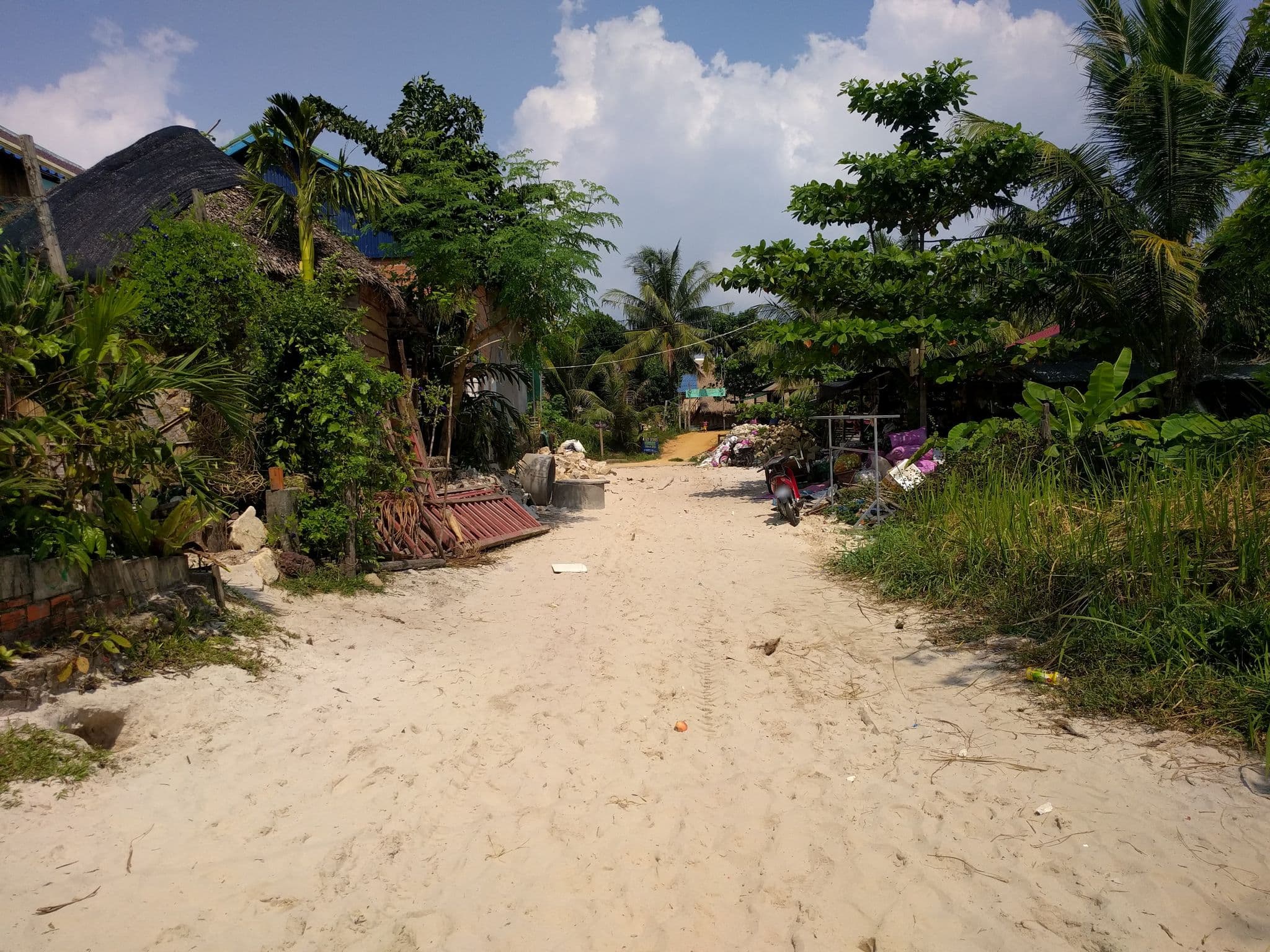 Street view near Spicy hostel and restaurant, Sihanoukville