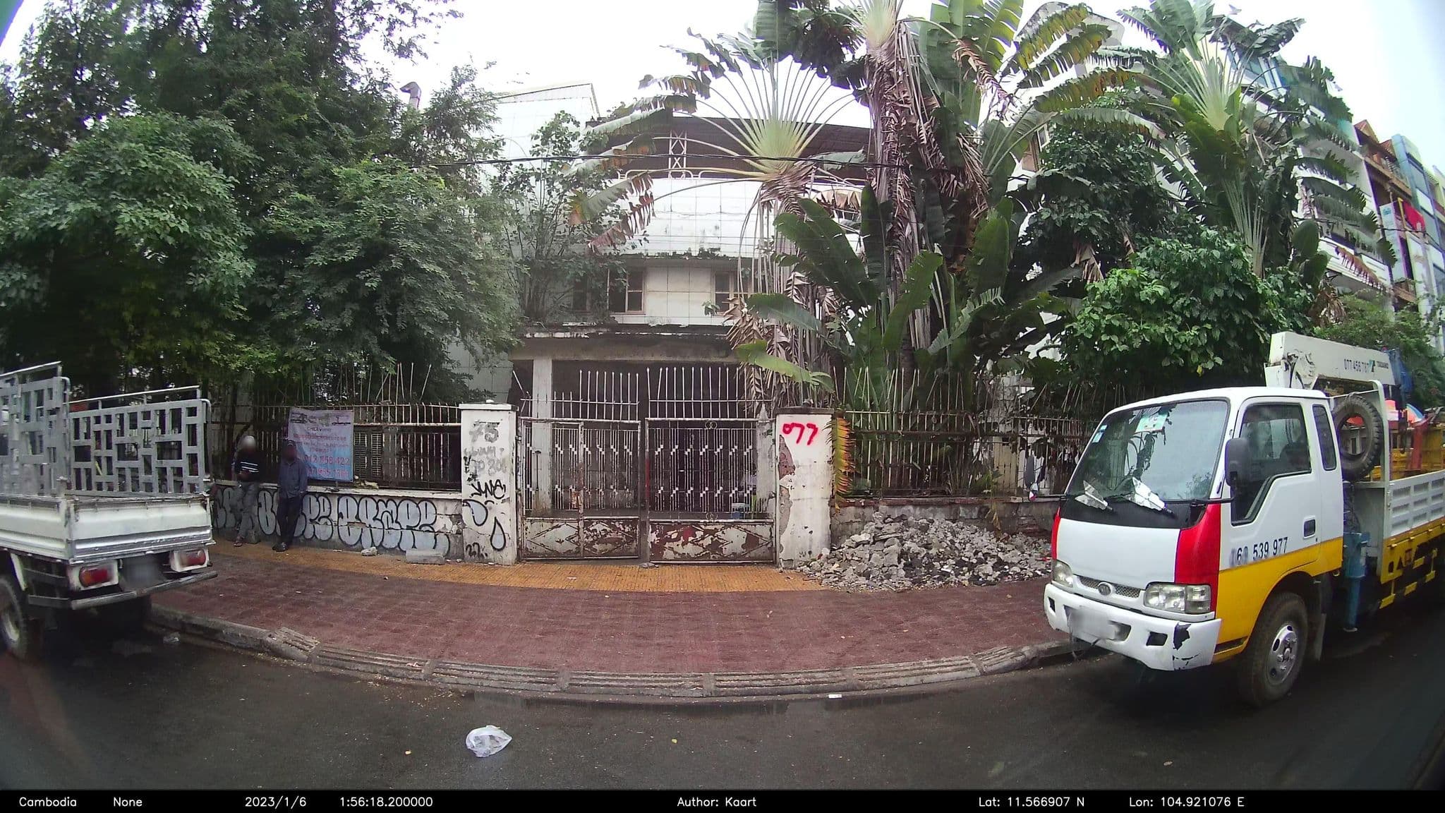 Street view near Dream Guesthouse, Phnom Penh — © kaart_2 (CC BY-SA · Mapillary)