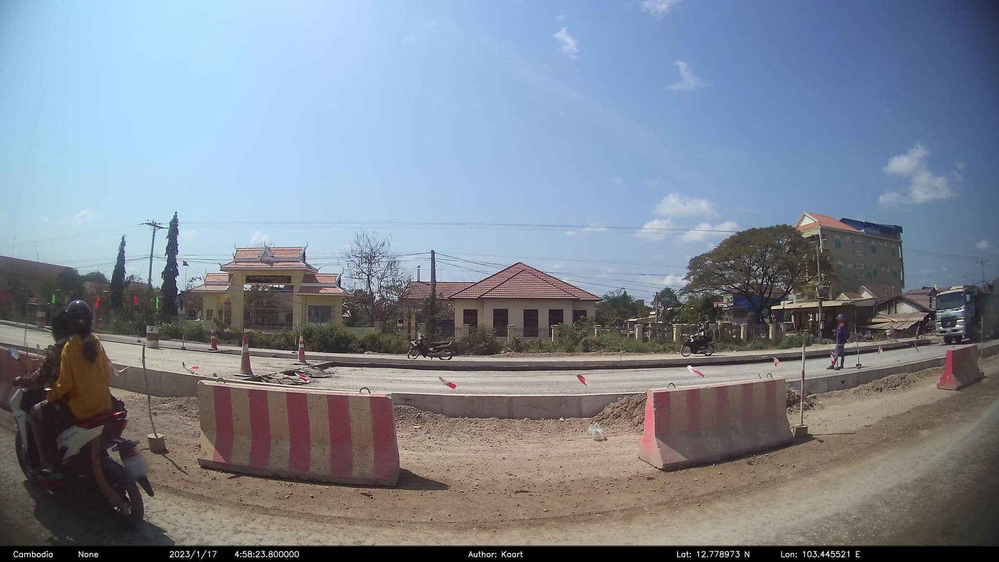 Street view near Dhal Sombath, Kantueu Pir — © kaart_2 (CC BY-SA · Mapillary)