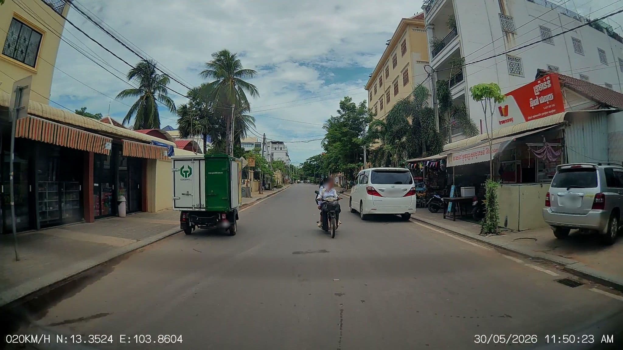 Street view near Central Corner d'Angkor, Siem Reap — © ThailandCambodia (CC BY-SA · Mapillary)