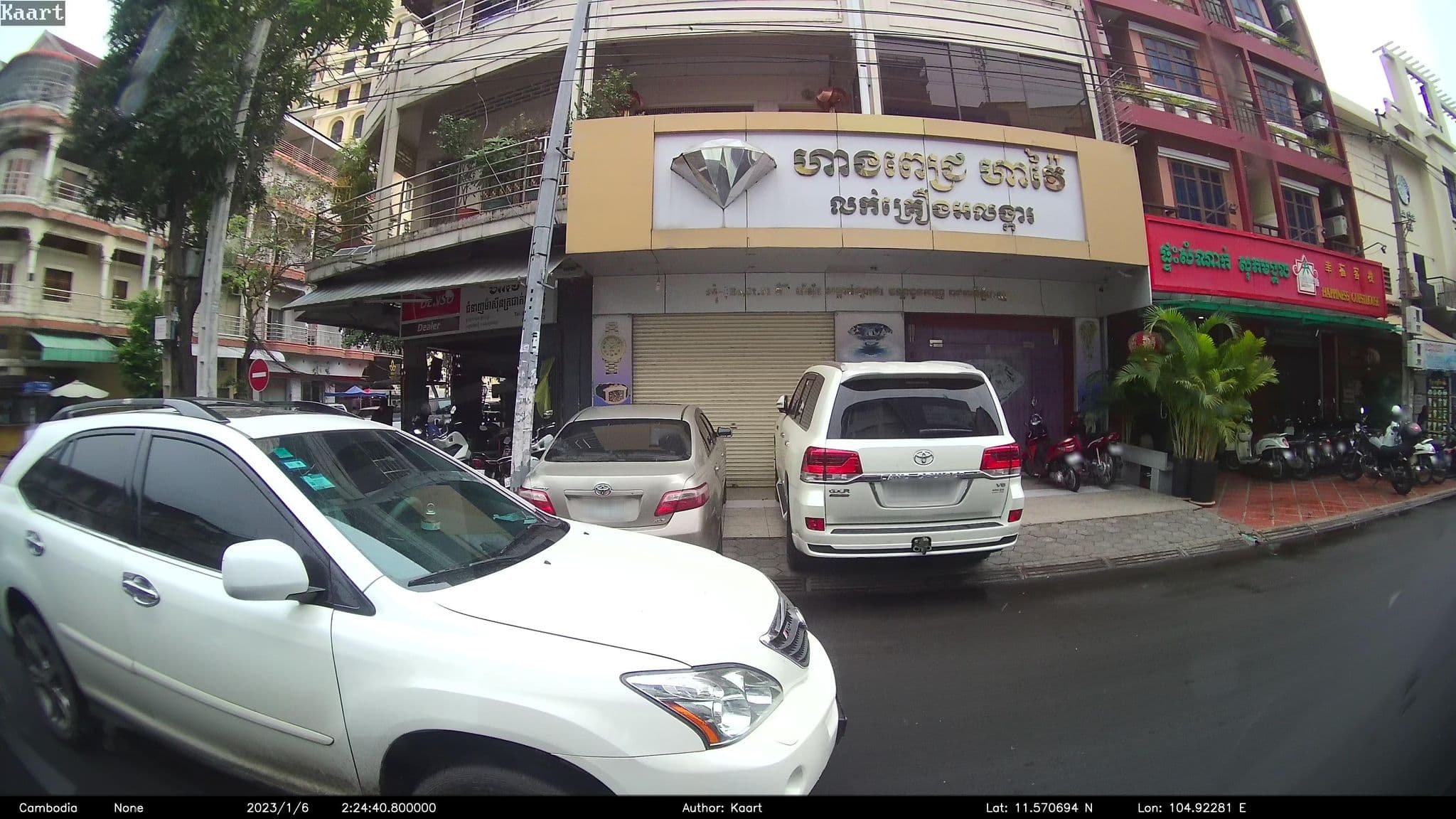 Street view near Sassy Guest House & Cafe, Phnom Penh