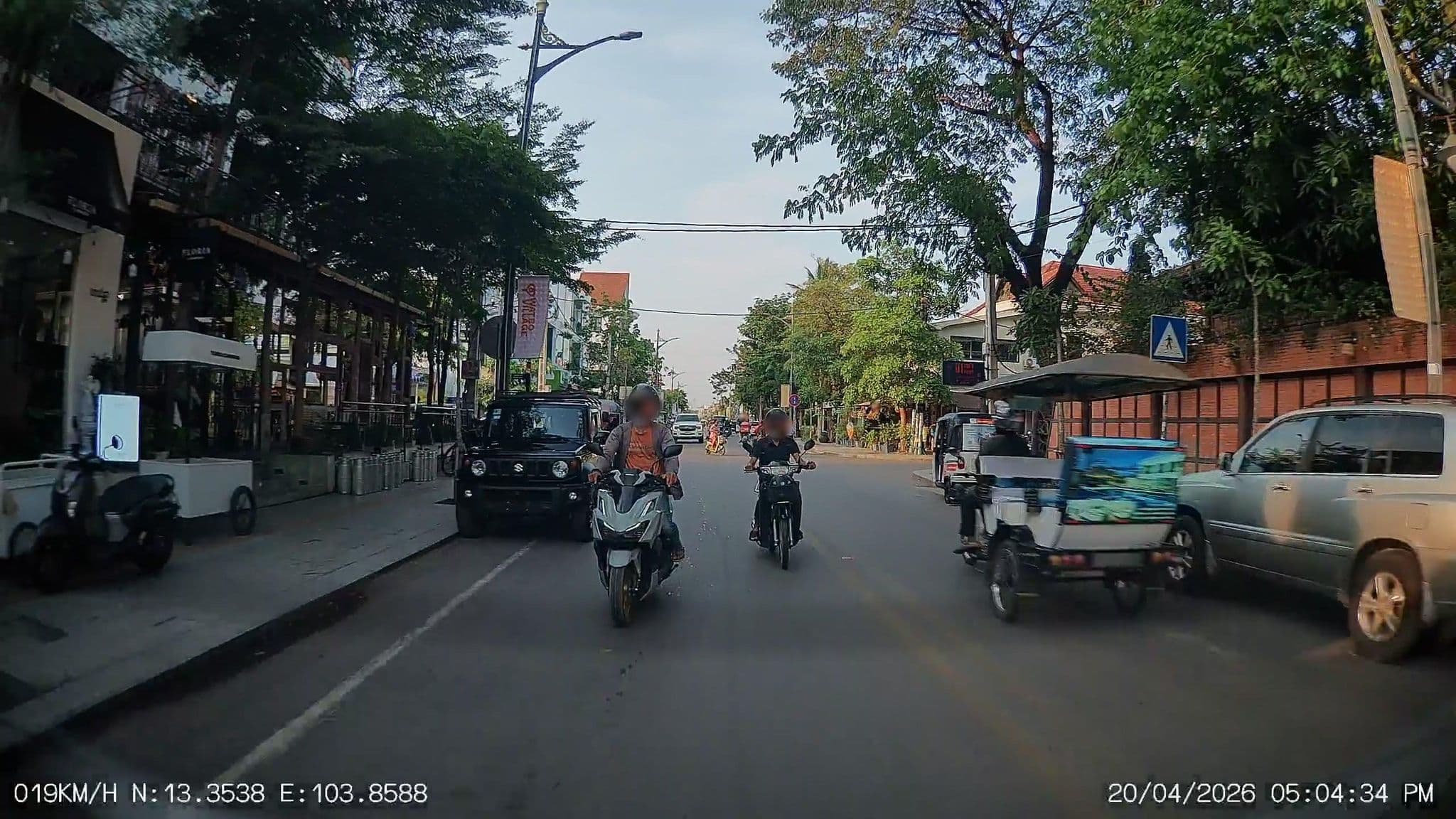 Street view near Aqua Residence, Siem Reap