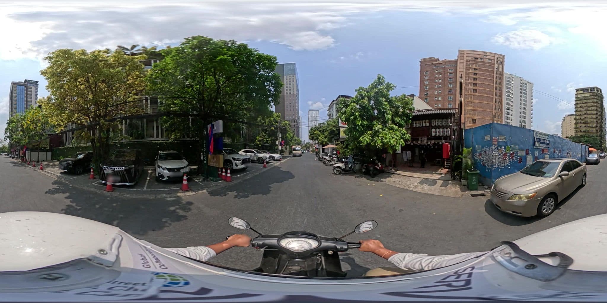 Street view near Baitong Hotel, Phnom Penh