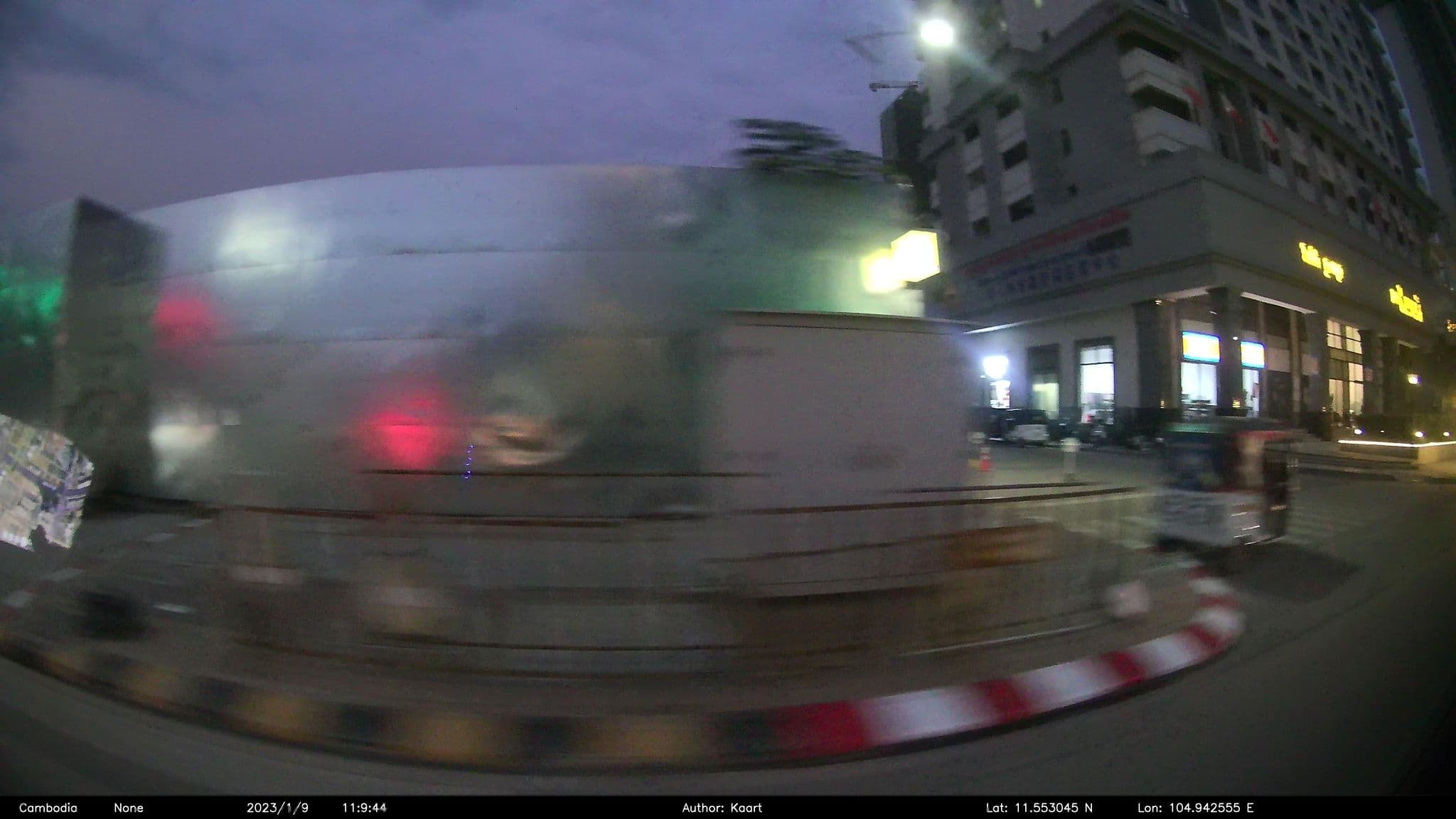 Street view near Lu Wei Ya, Phnom Penh — © kaart_2 (CC BY-SA · Mapillary)