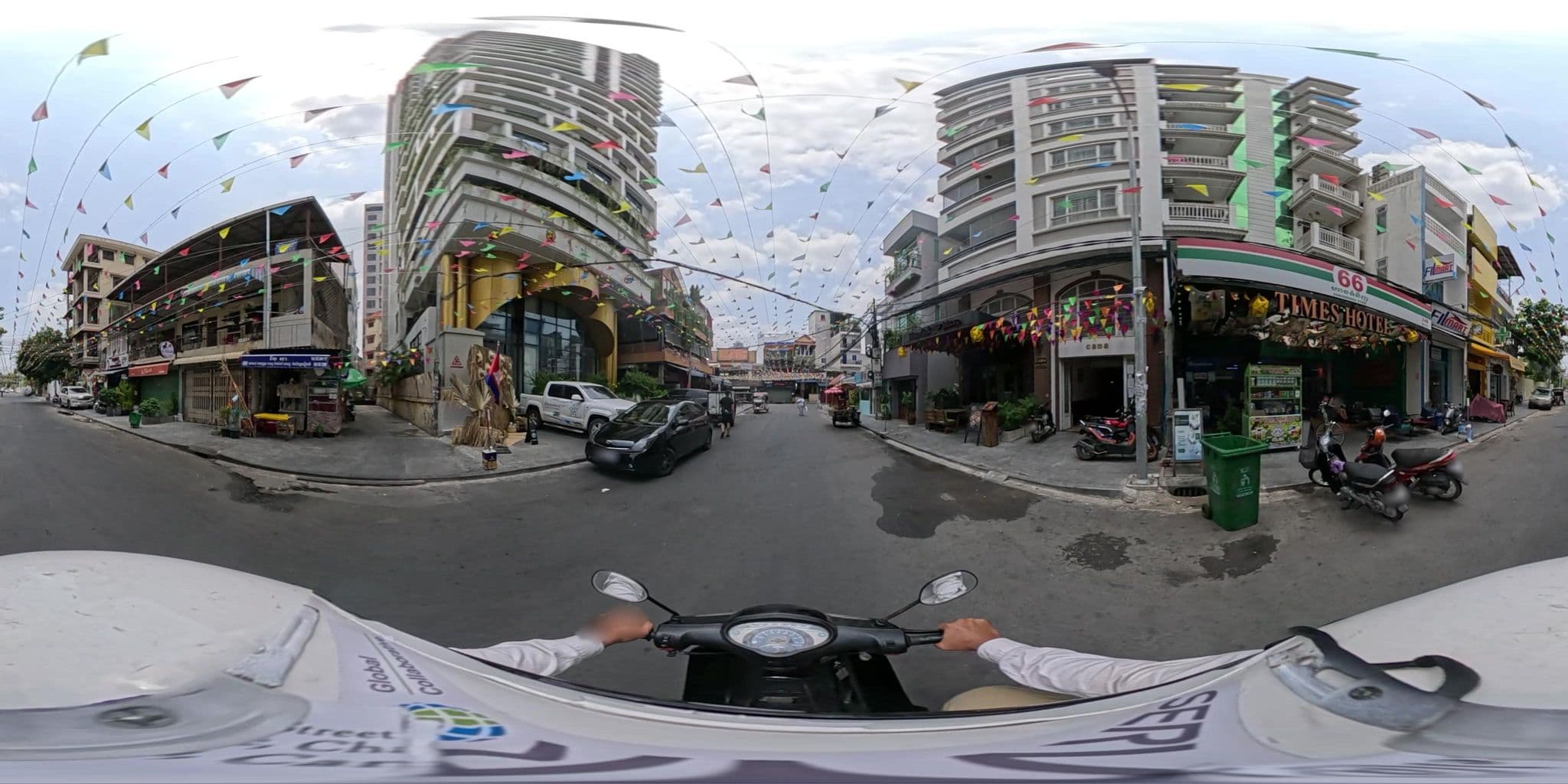 Street view near Times hôtel, Phnom Penh
