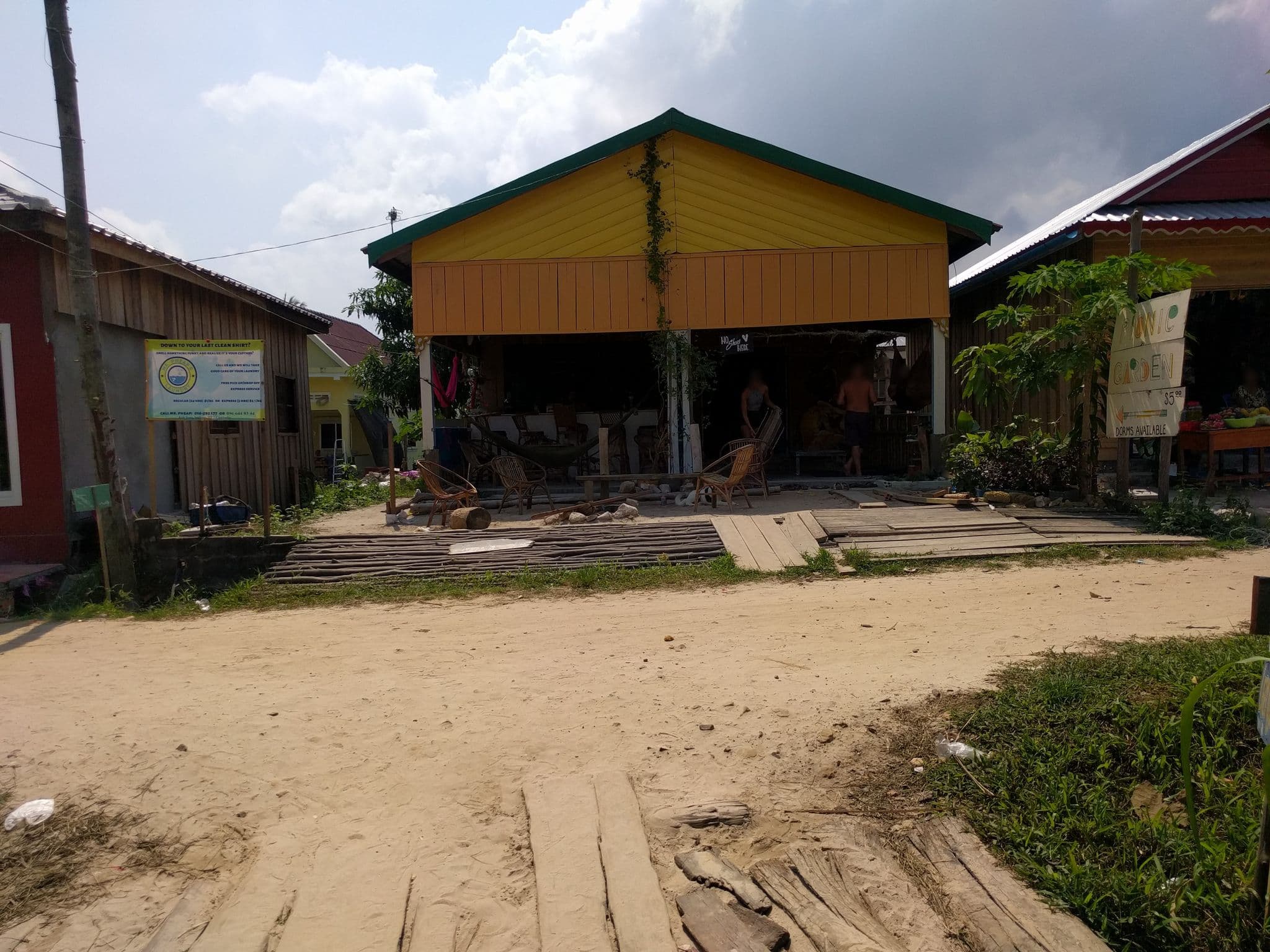 Street view near 2 ducks, Sihanoukville