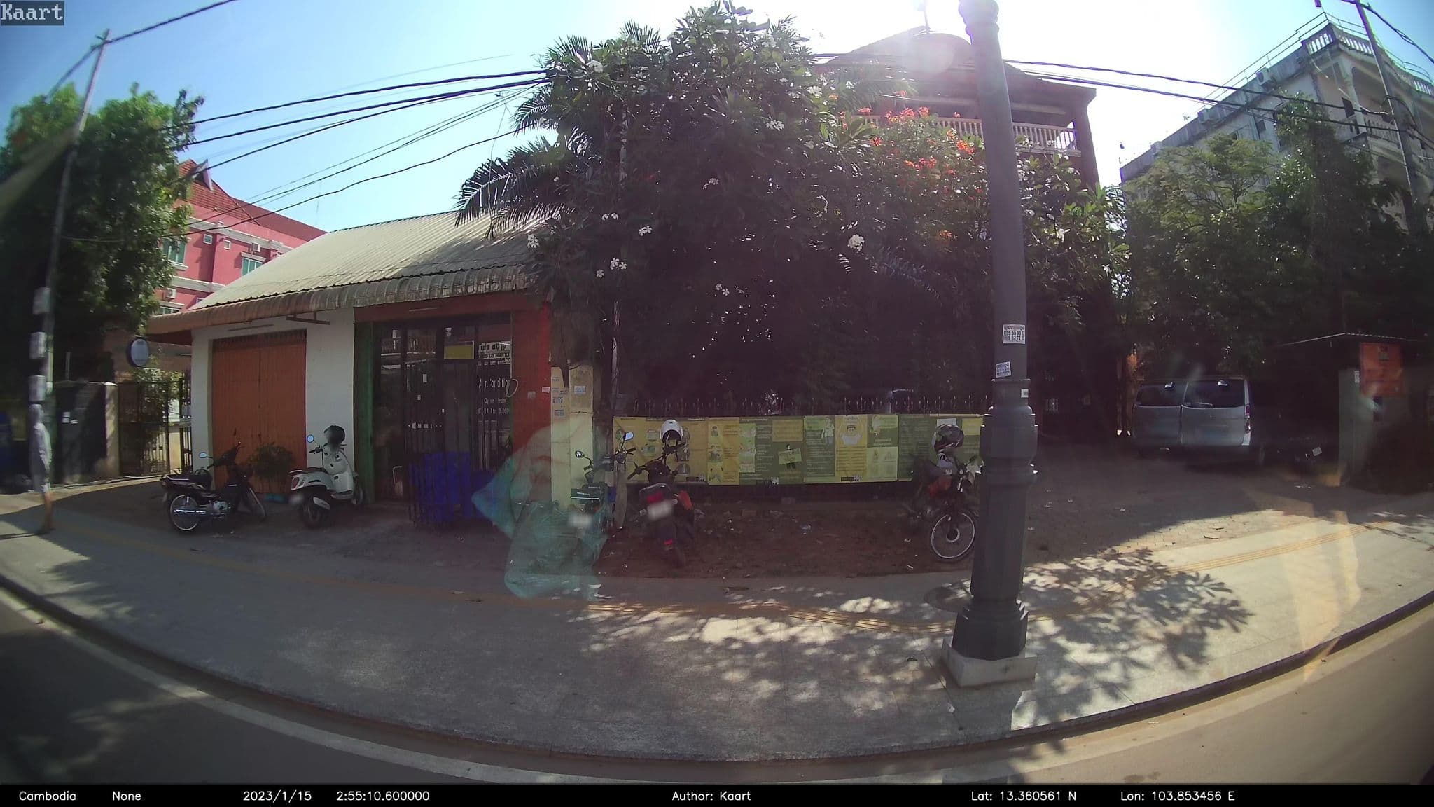 Street view near Side Walk Never Die, Siem Reap