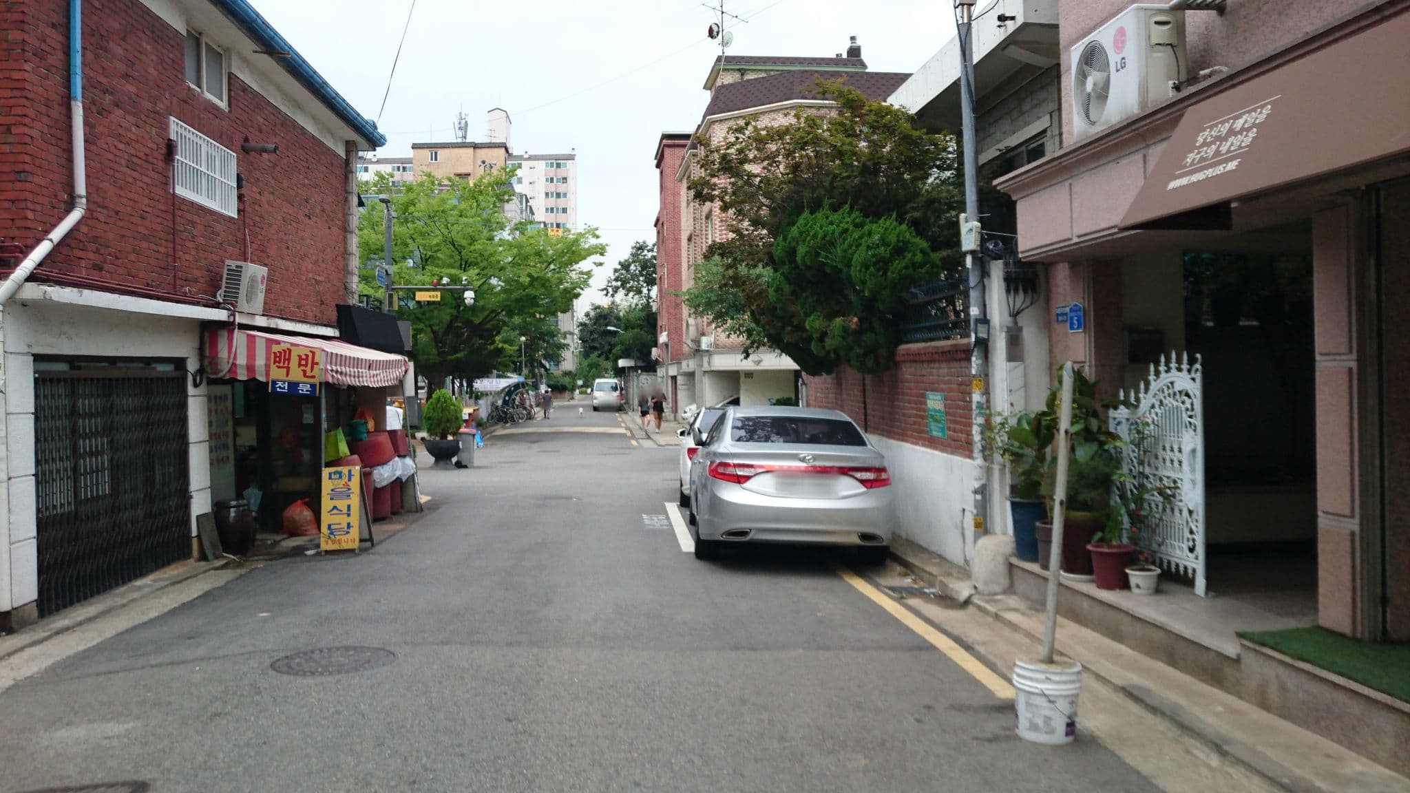 Street view near Whitetail Backpacker & Hostel, Seoul