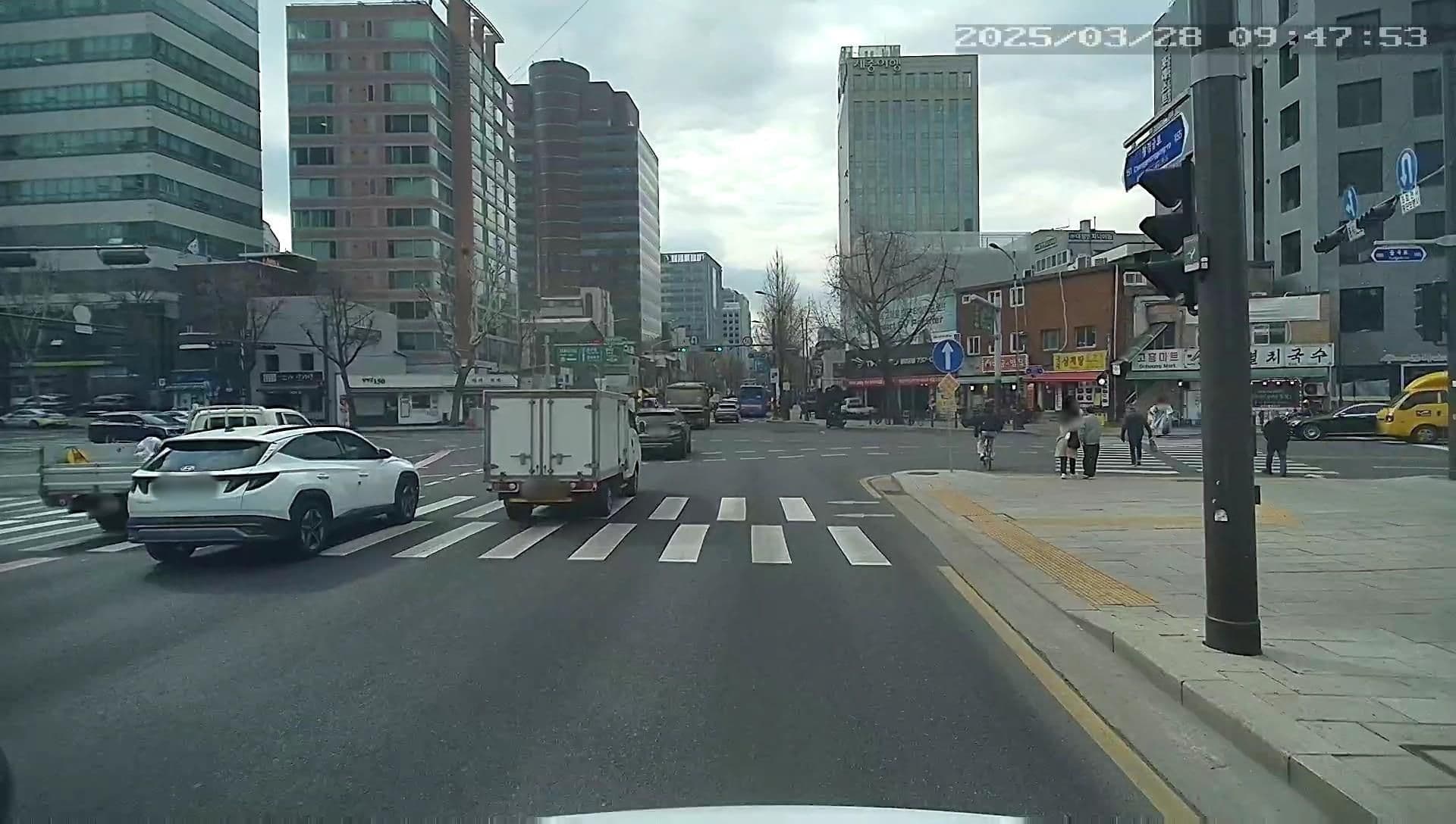 Street view near SLA, Seoul — © motov (CC BY-SA · Mapillary)